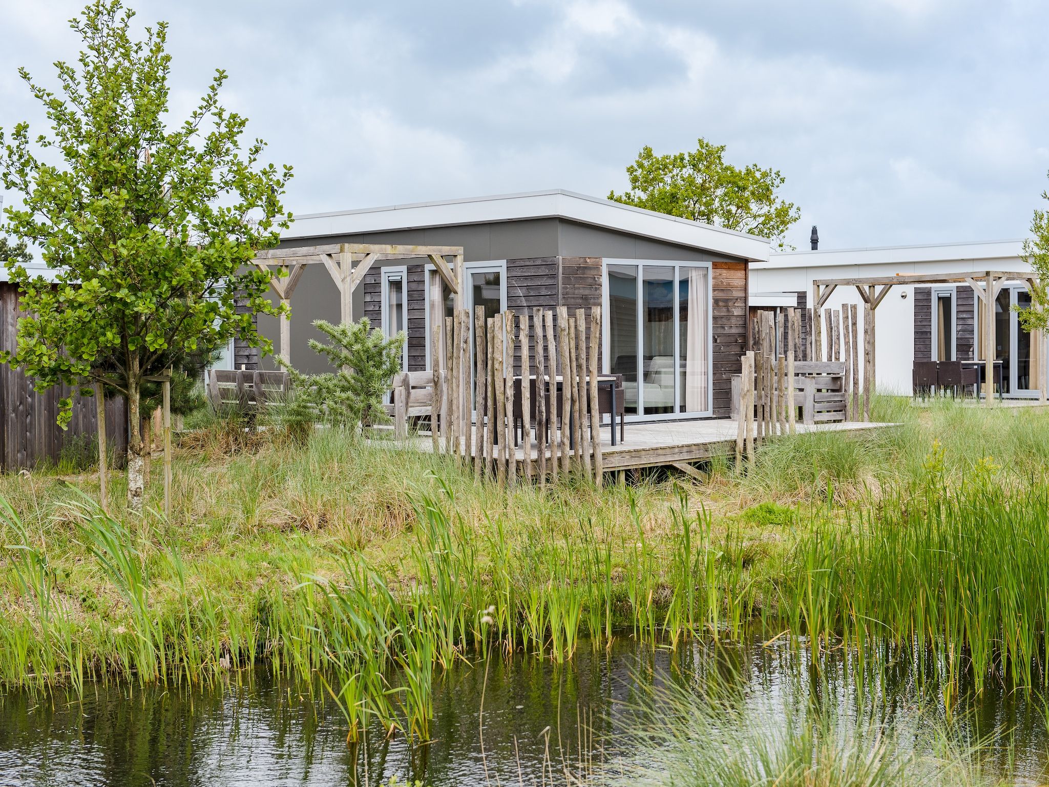 De buitenkant van Vakantiepark Boomhiemke 12 in Hollum