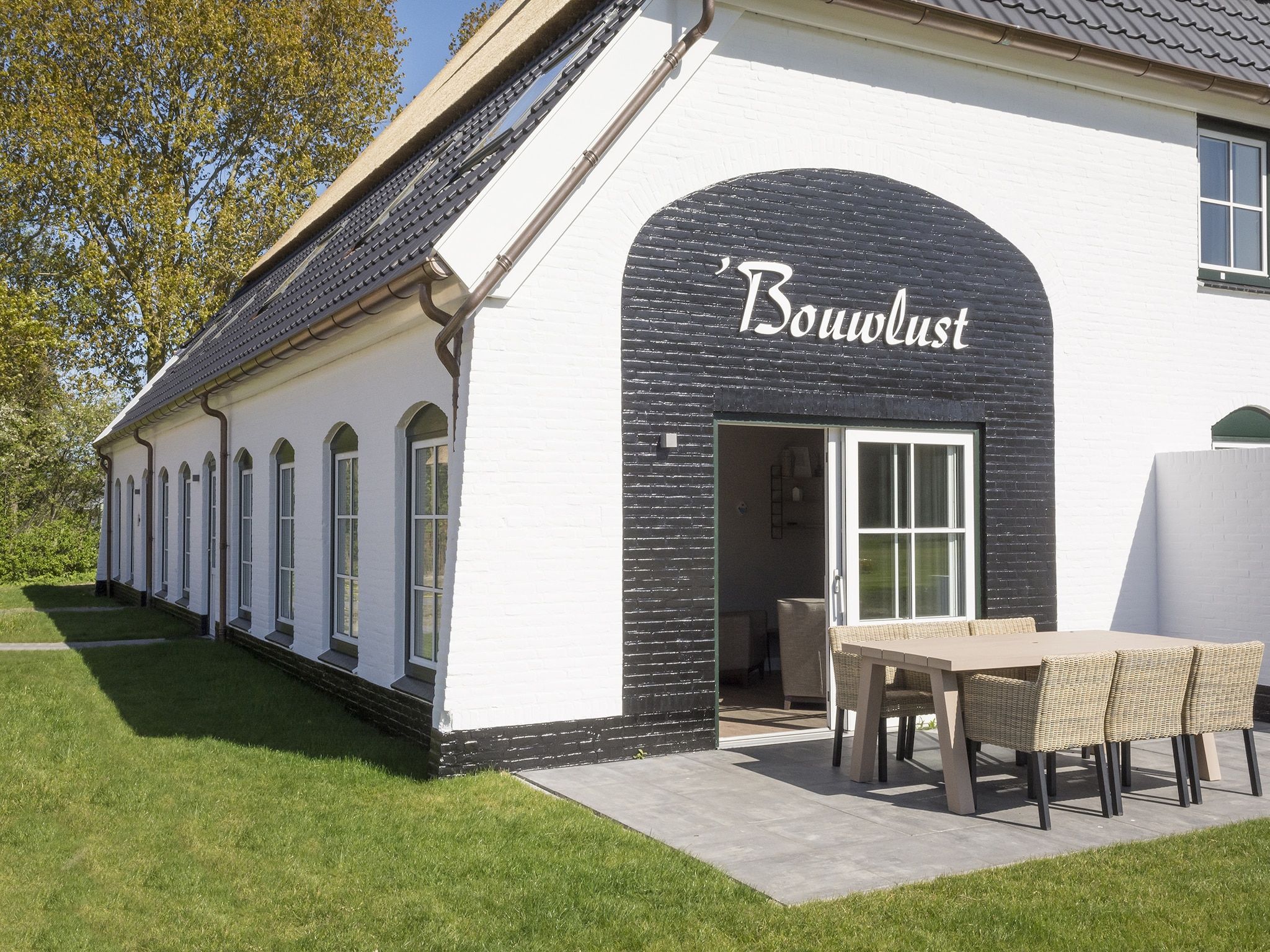 De buitenkant van Bouwlust G21 in De Cocksdorp - Texel