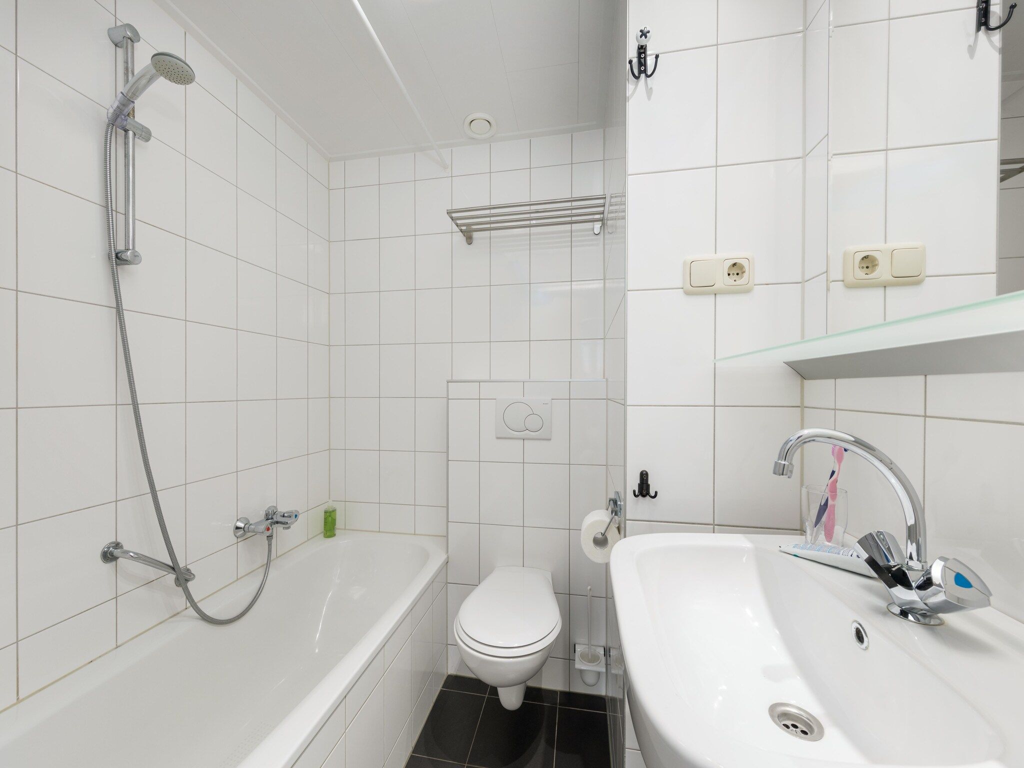 De badkamer van Bosch en Zee 1 in De Koog Texel