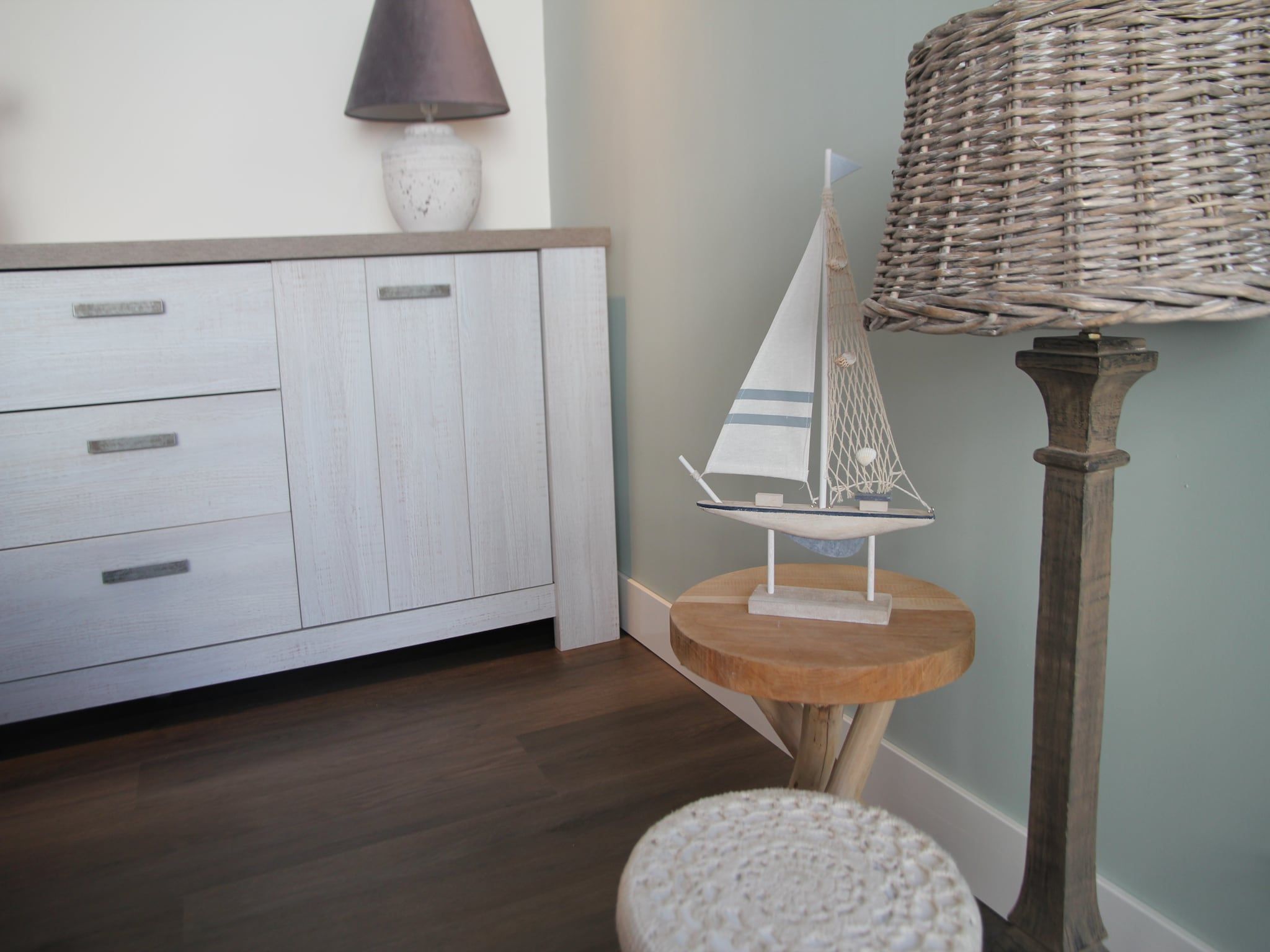 De woonkamer van HuizeDuin in Egmond aan Zee