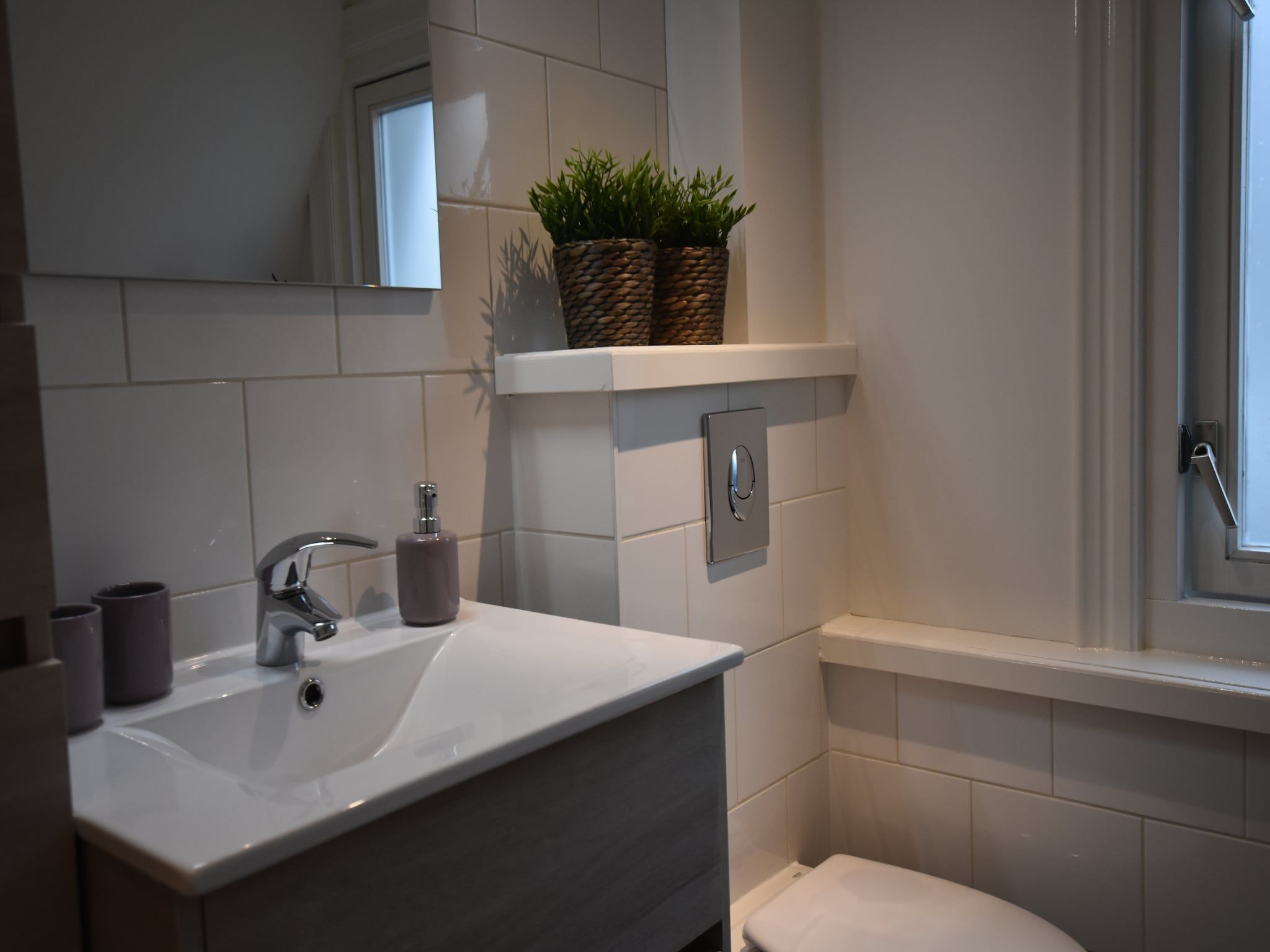 De badkamer van HuizeDuin in Egmond aan Zee
