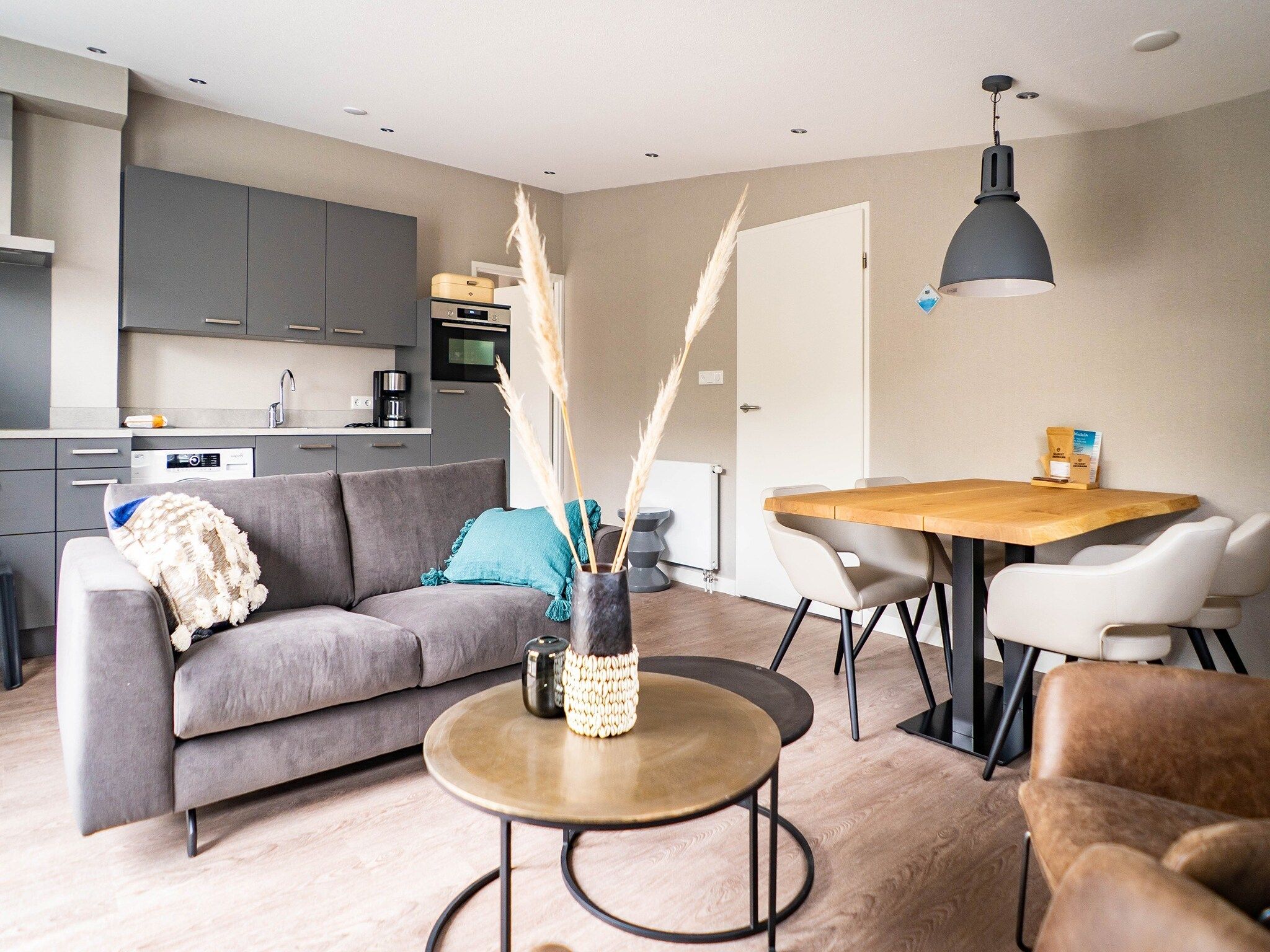De woonkamer van Stoeterij C65 in De Cocksdorp Texel