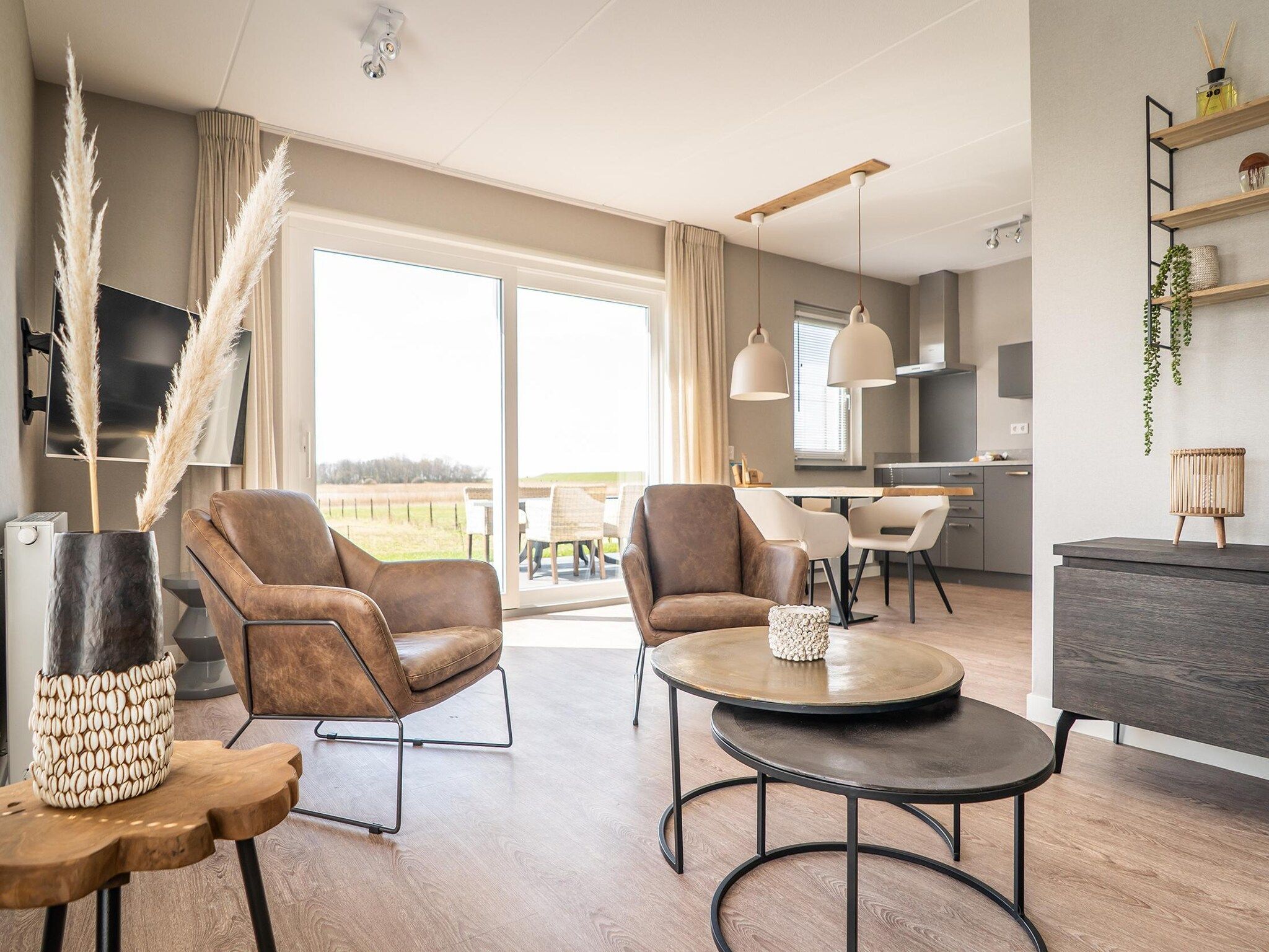 De woonkamer van Bungalow Roggesloot A-8a in De Cocksdorp Texel