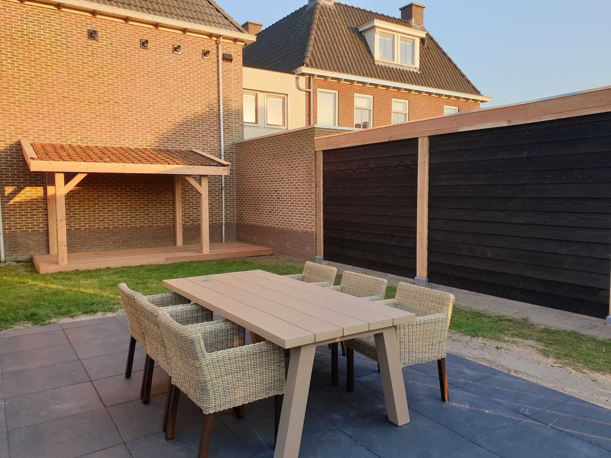 De buitenkant van Hodshonstraat B-12 in De Cocksdorp