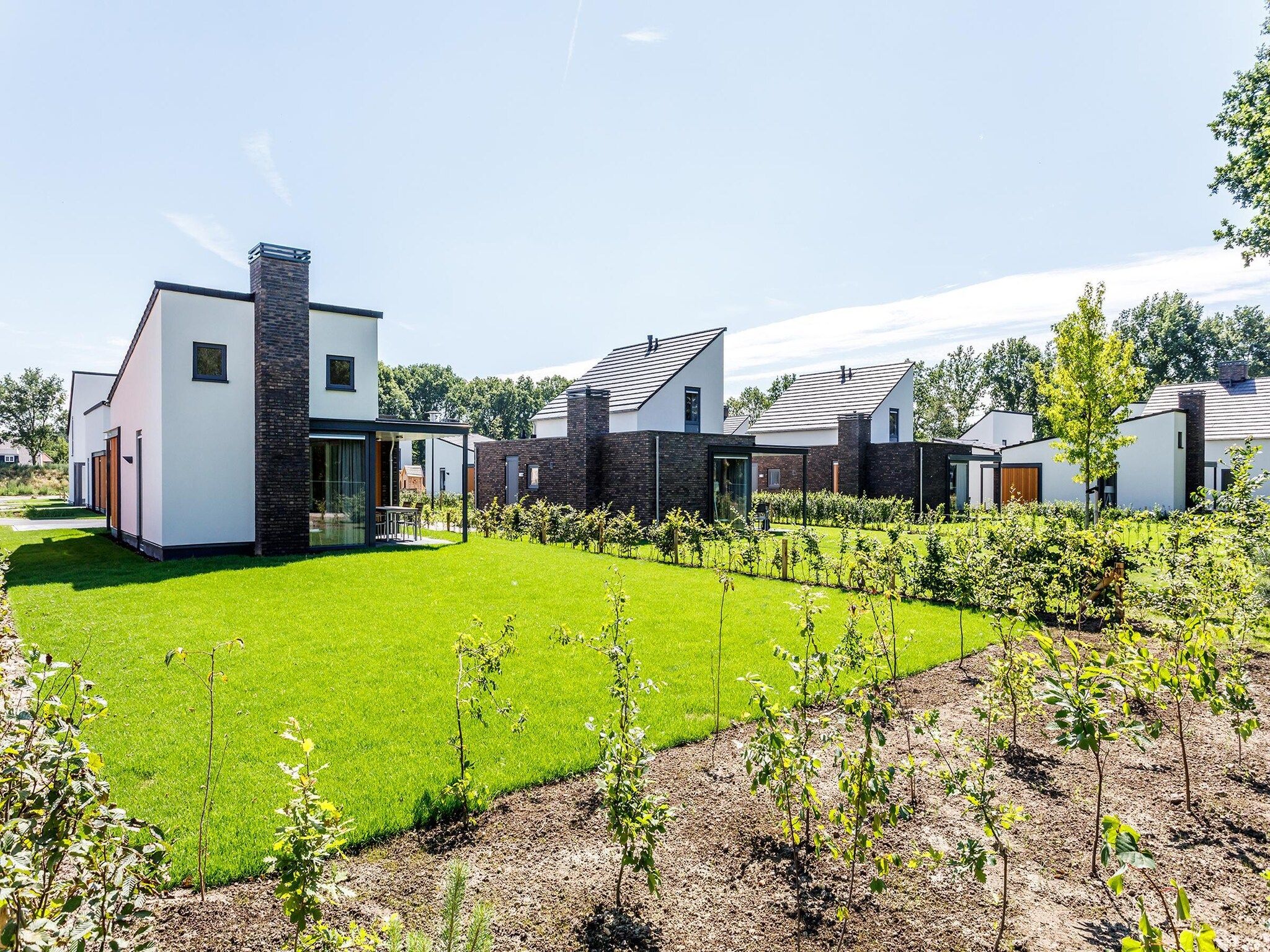 De tuin van Buitenhof De Leistert 19 in Roggel
