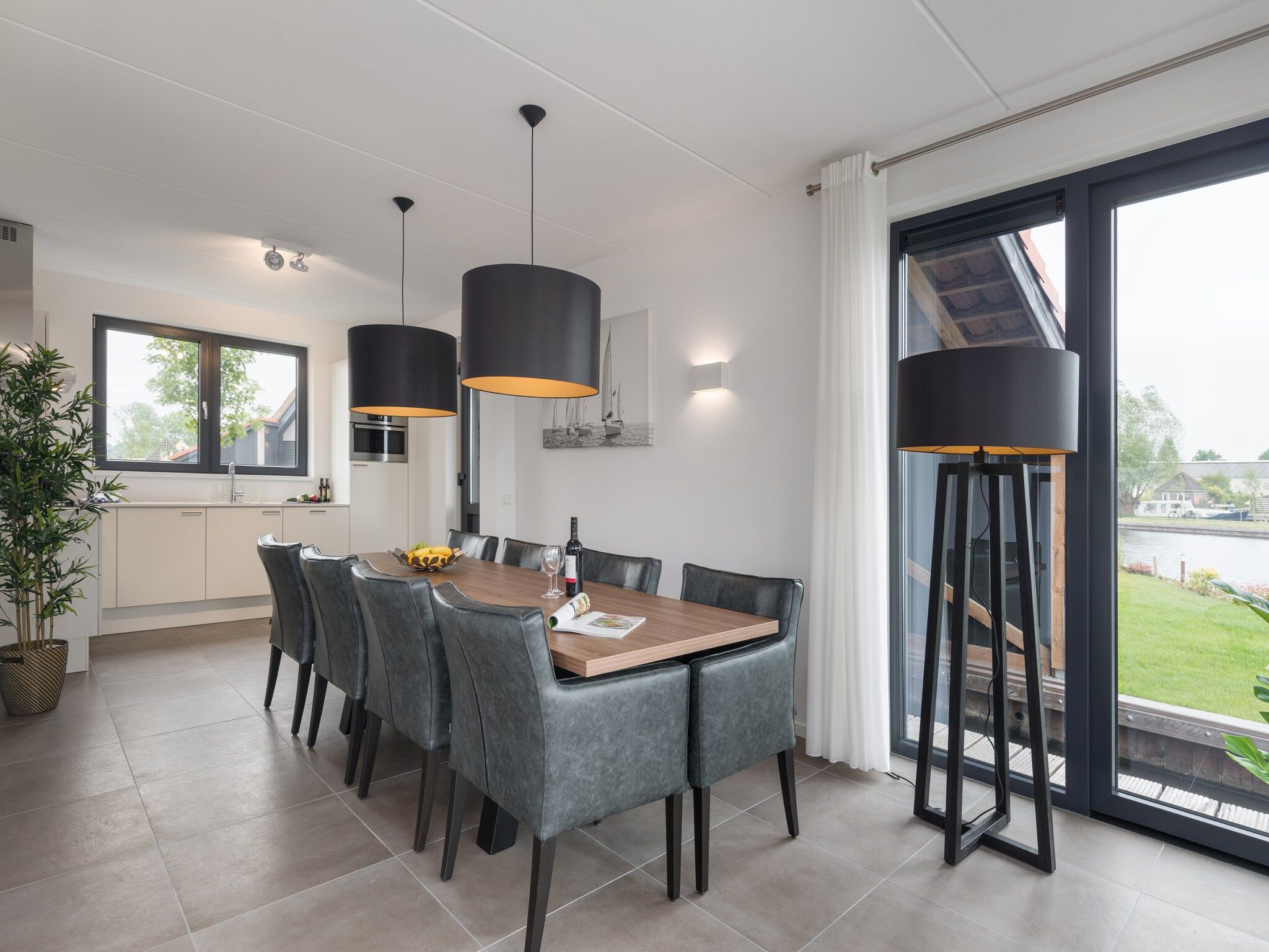 De eetkamer van Waterstaete Ossenzijl 2 in Ossenzijl
