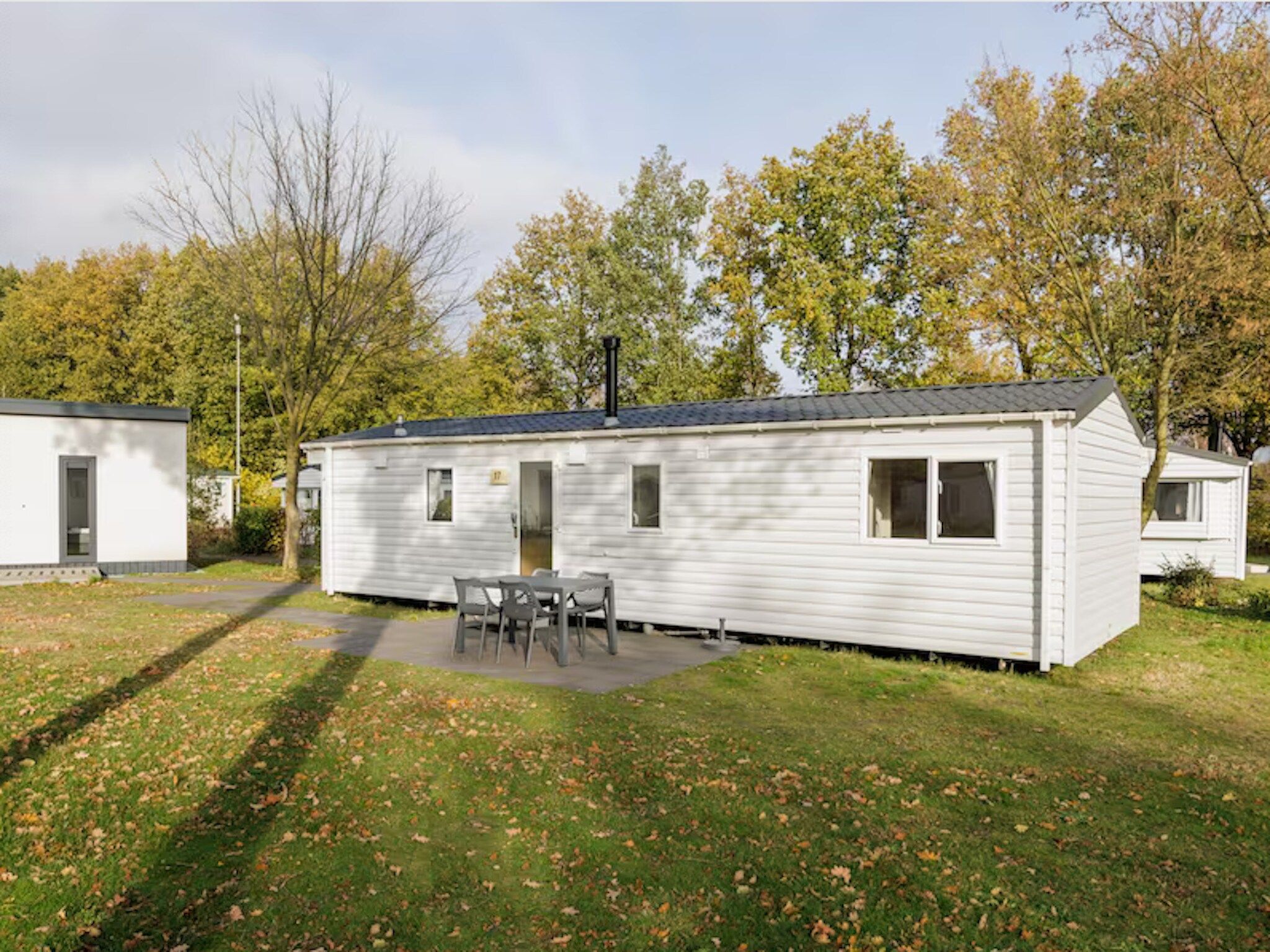 De buitenkant van Vakantiepark Hunzedal 10 in Borger