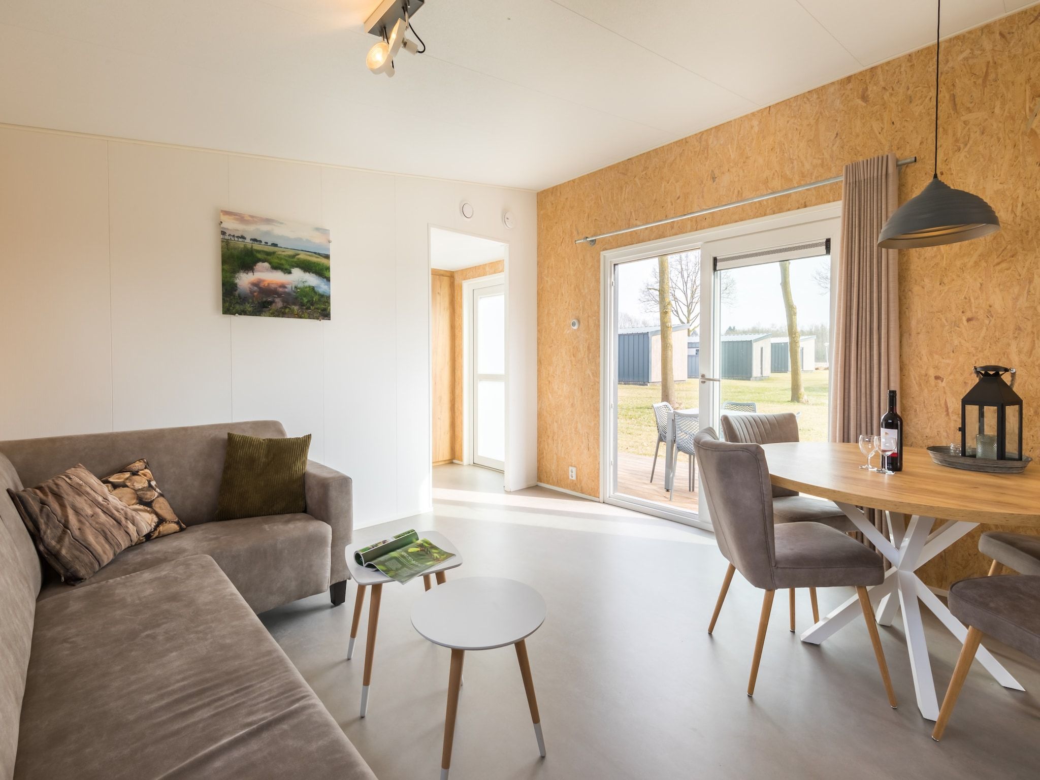 De woonkamer van Vakantiepark Hunzedal 11 in Borger