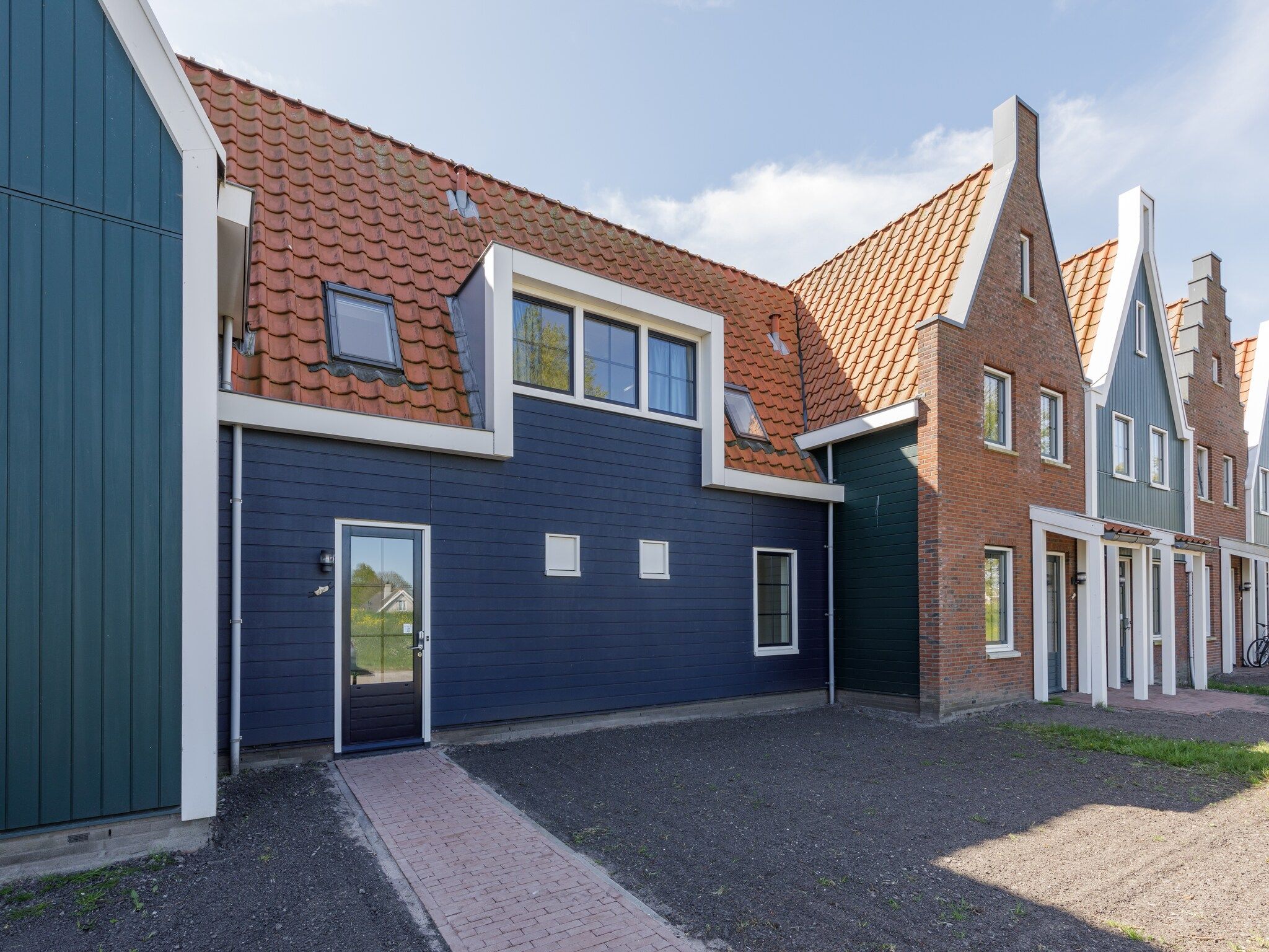 De buitenkant van Marinapark Volendam 9 in Volendam