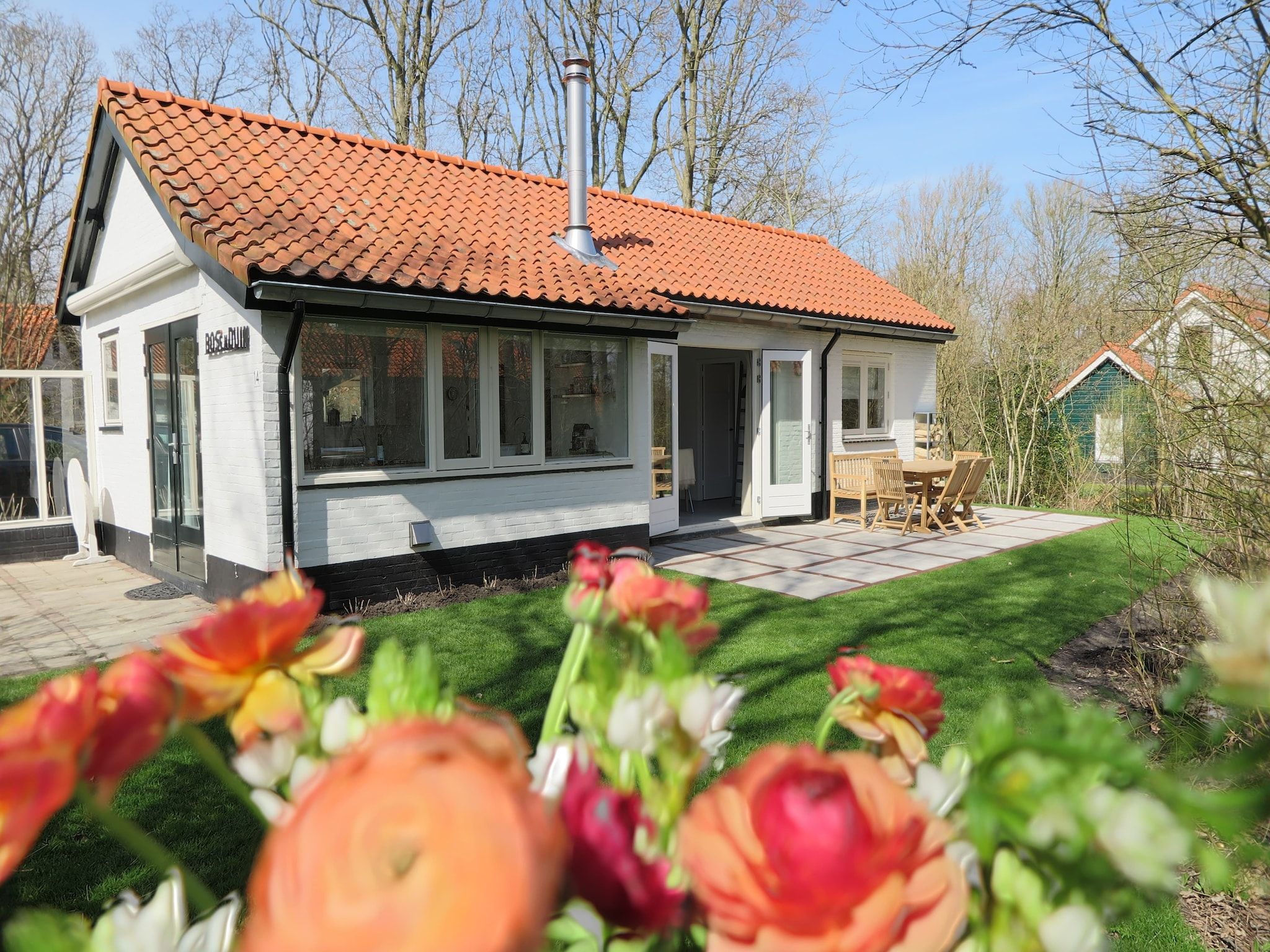 De buitenkant van Vebenabos 14-Bos en Duin in Koudekerke-Dishoek