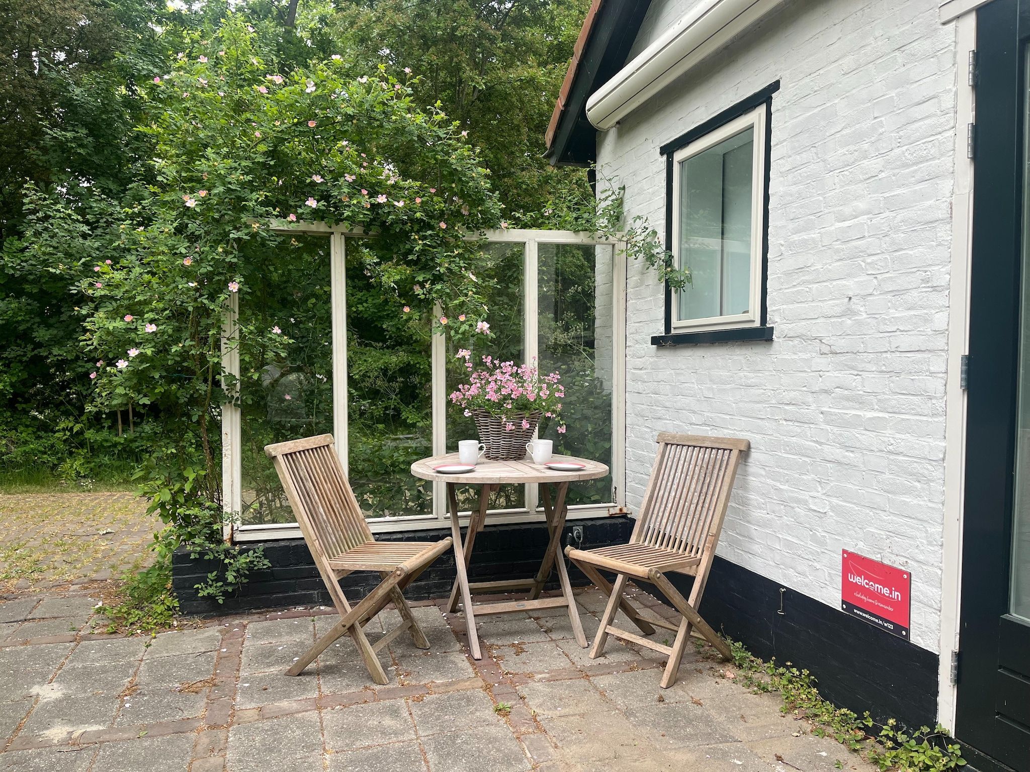 Het terras van Vebenabos 14-Bos en Duin in Koudekerke-Dishoek