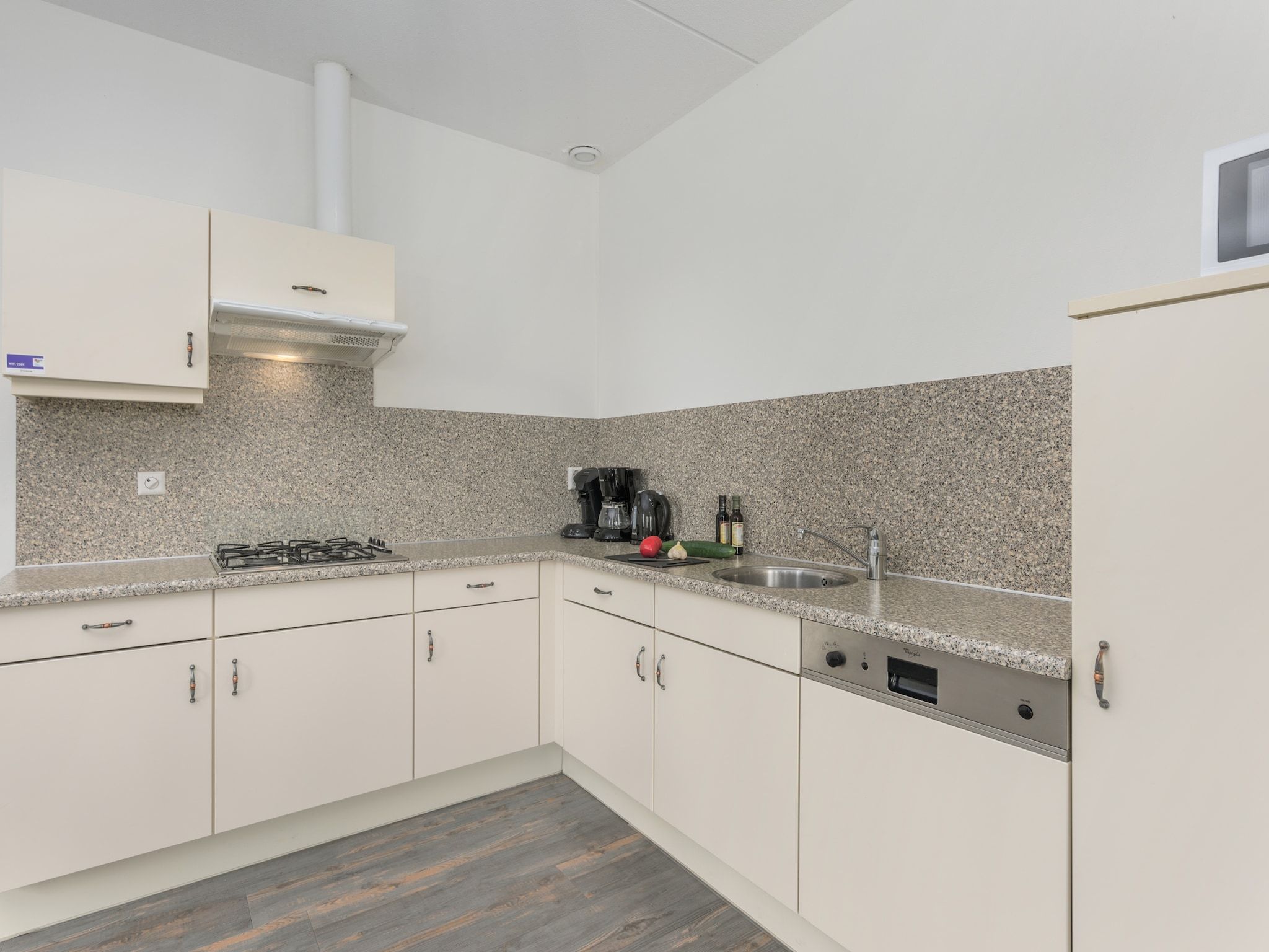 De keuken van Marinapark Volendam 12 in Volendam