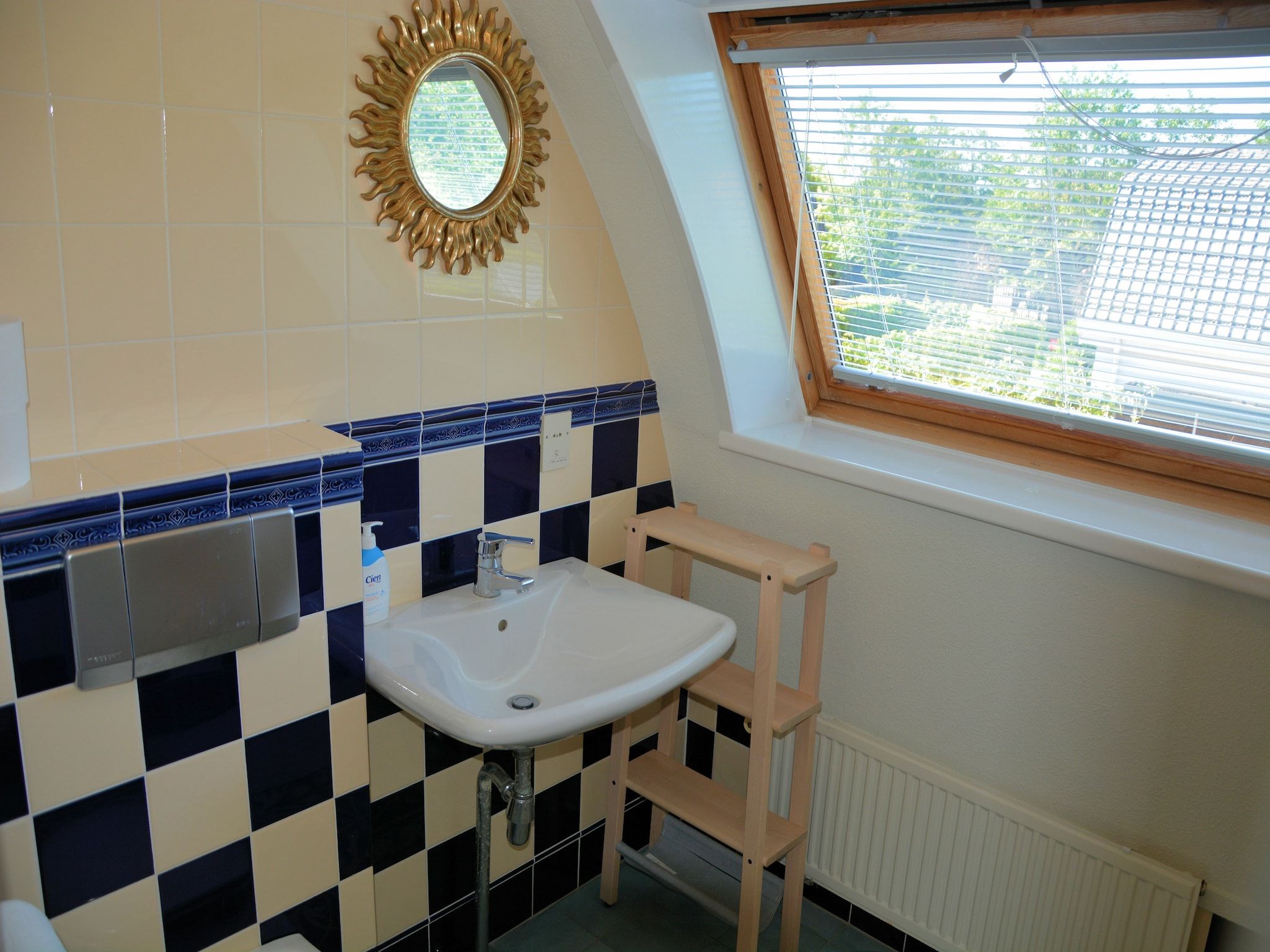 De badkamer van Walhalla aan Zee in Noordwijk