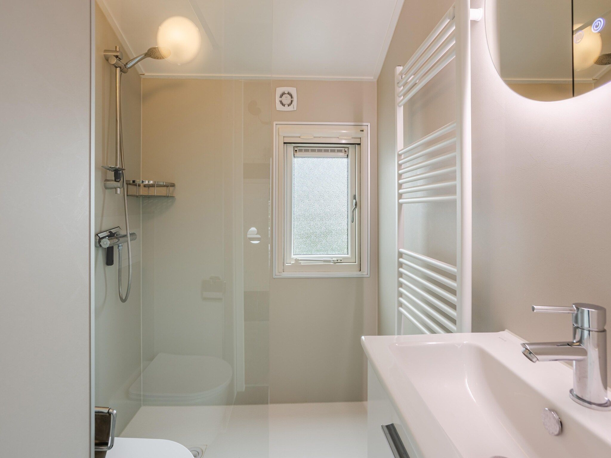 De badkamer van Waterpark Terkaple 2 in Terkaple