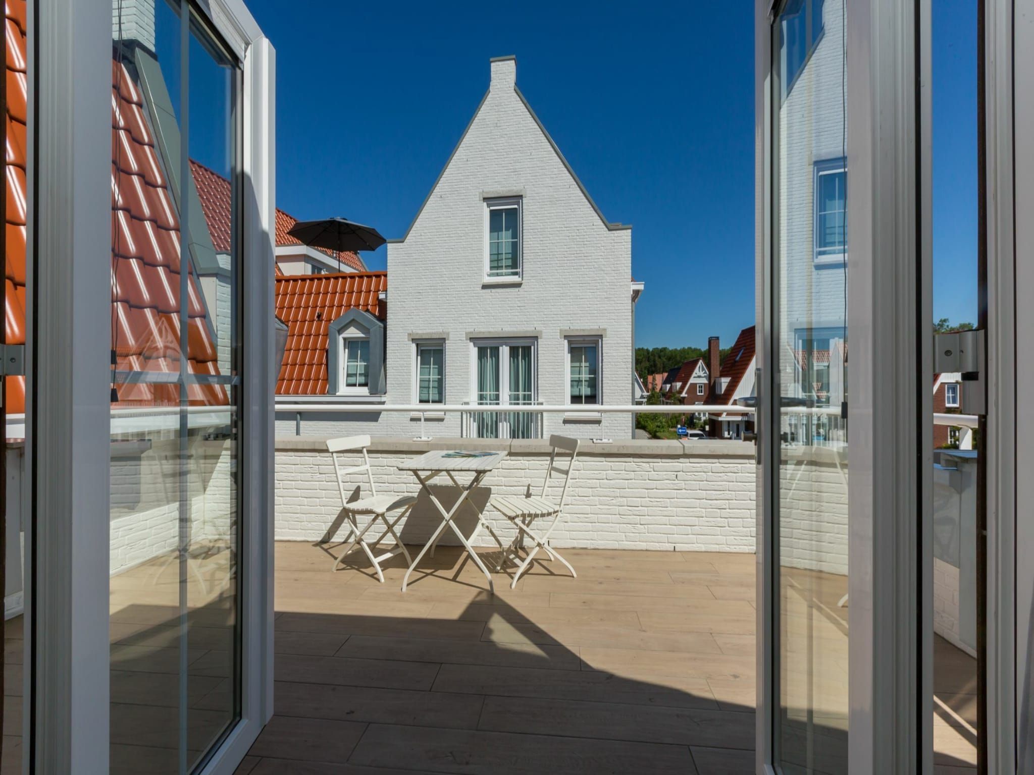 Het terras van Appartement Duinhof Dishoek 13K - 6 personen de luxe in Koudekerke