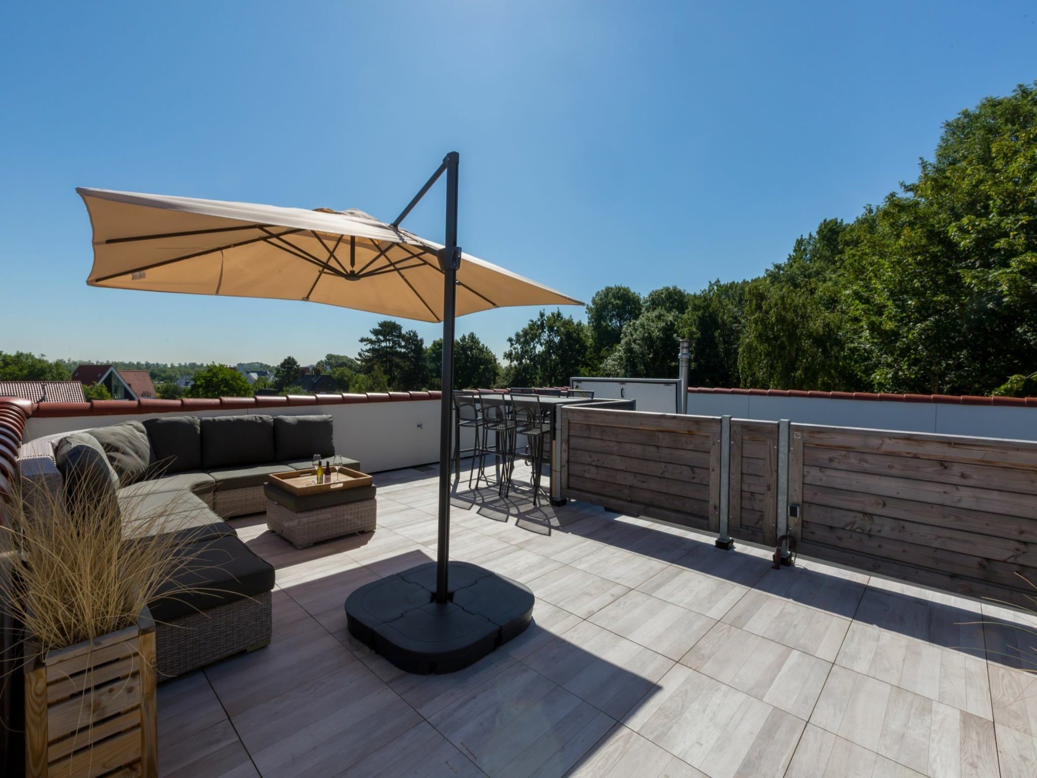 Het terras van Appartement Duinhof Dishoek 13K - 6 personen de luxe in Koudekerke
