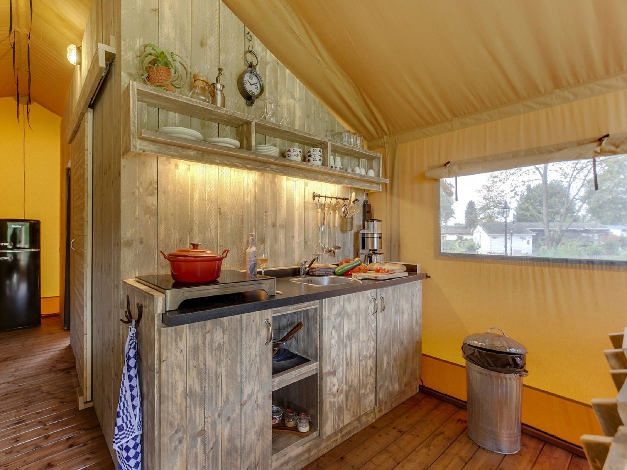 De keuken van Vakantiepark Sandberghe 11 in Uden