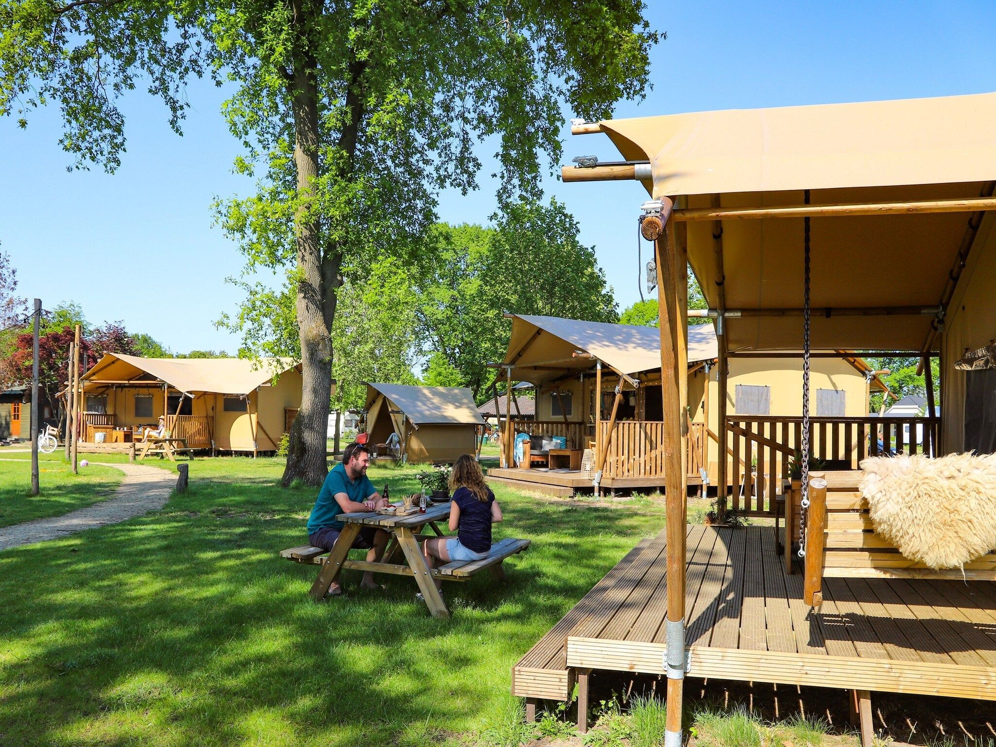 De tuin van Vakantiepark Sandberghe 11 in Uden