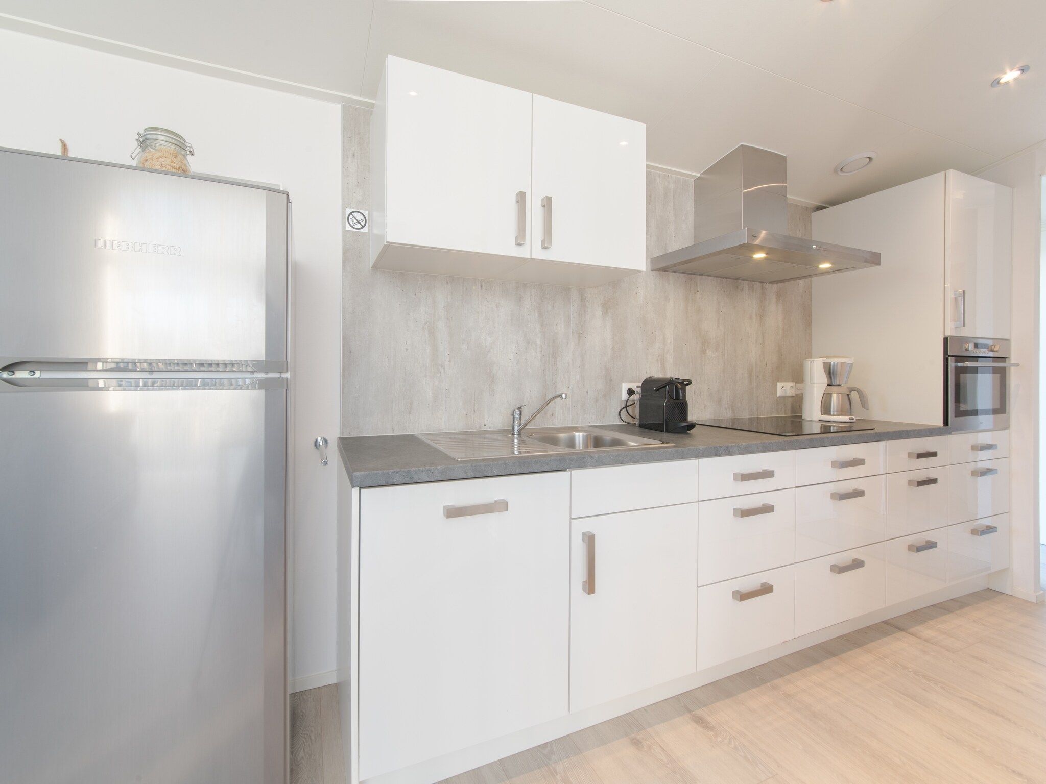 De keuken van Water Resort Oosterschelde 103 in Wemeldinge