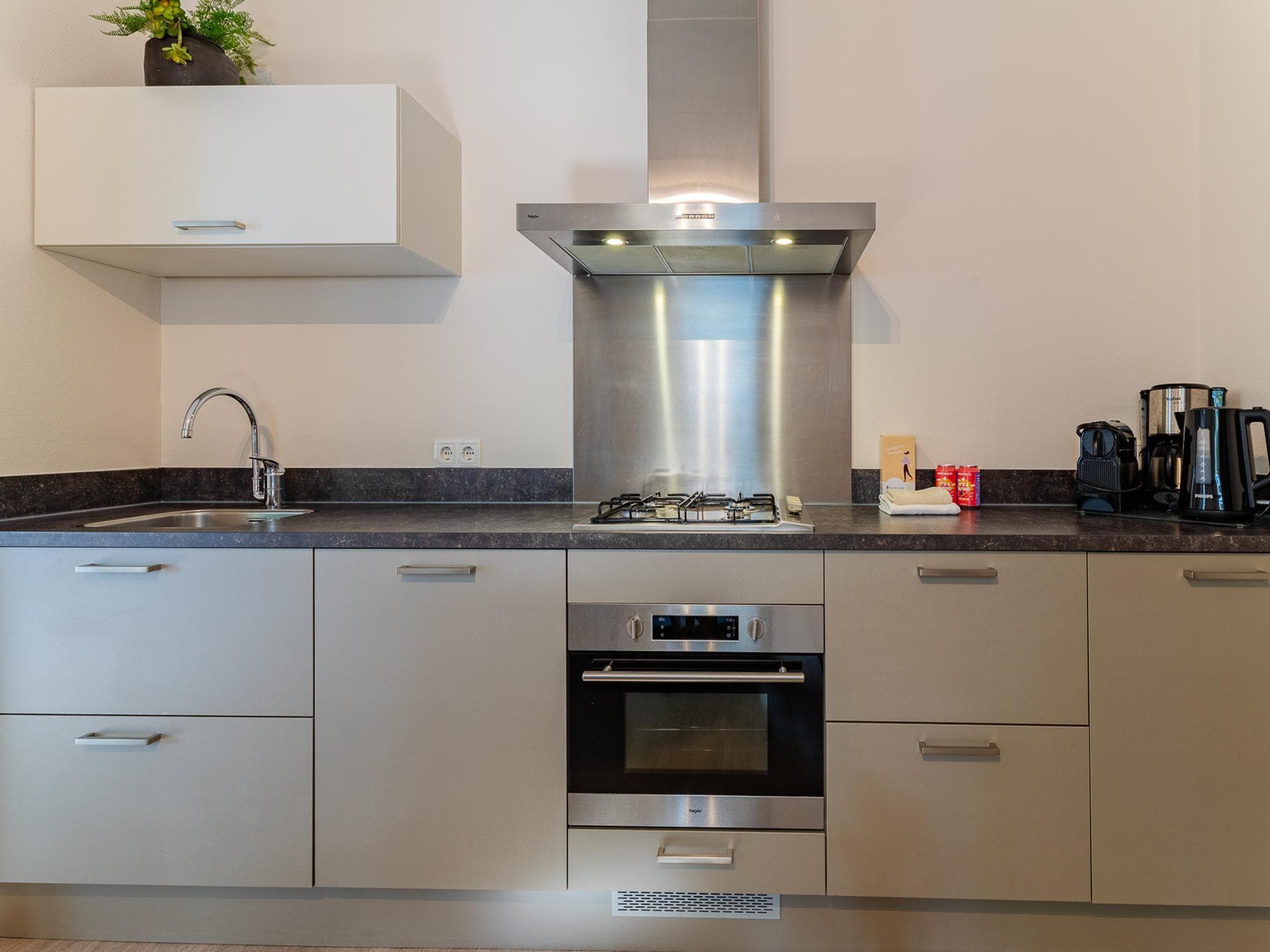 De keuken van Appartement Duinhof Dishoek 13M - 6 personen de luxe in Koudekerke