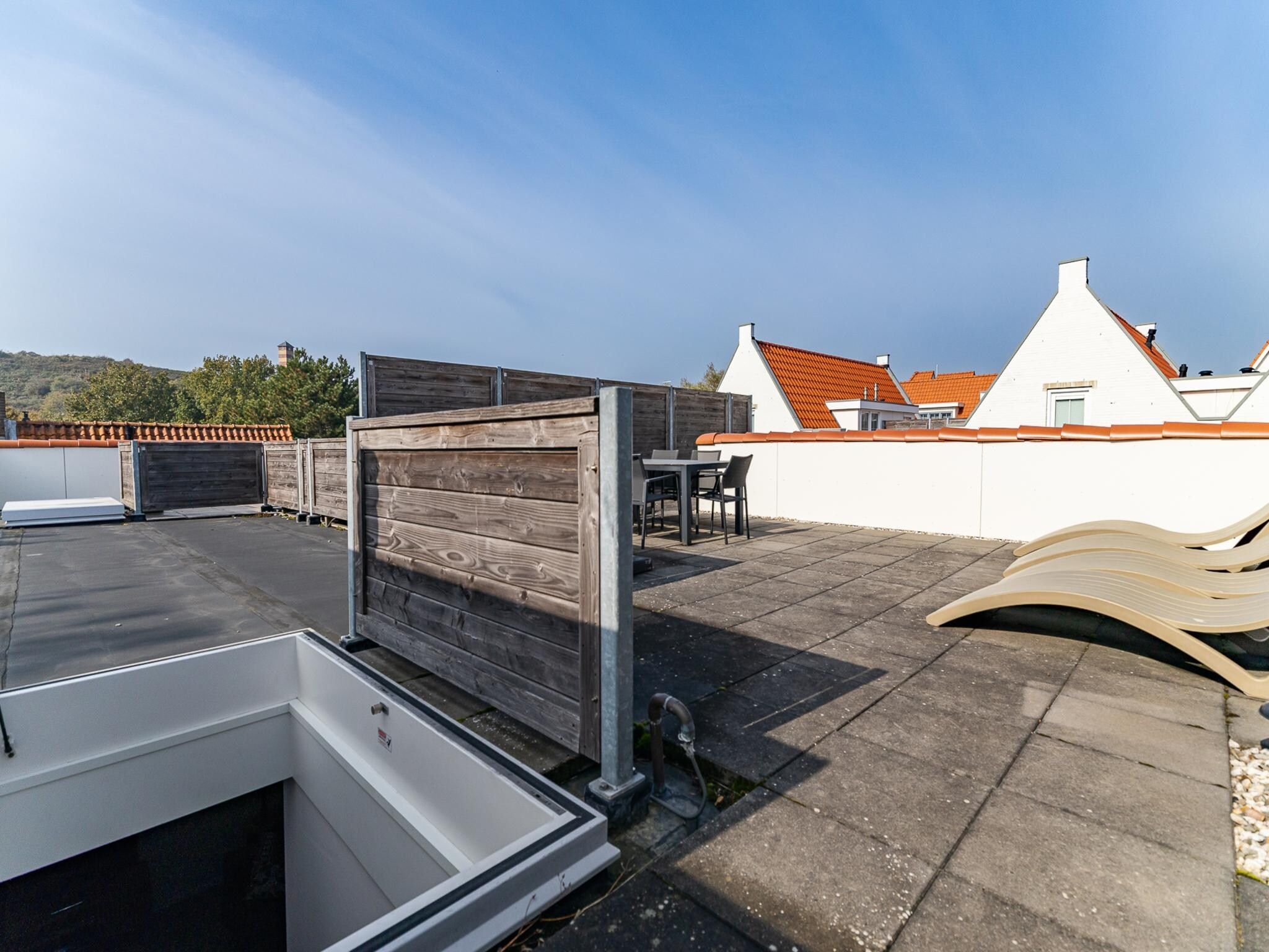 Het terras van Appartement Duinhof Dishoek 13M - 6 personen de luxe in Koudekerke