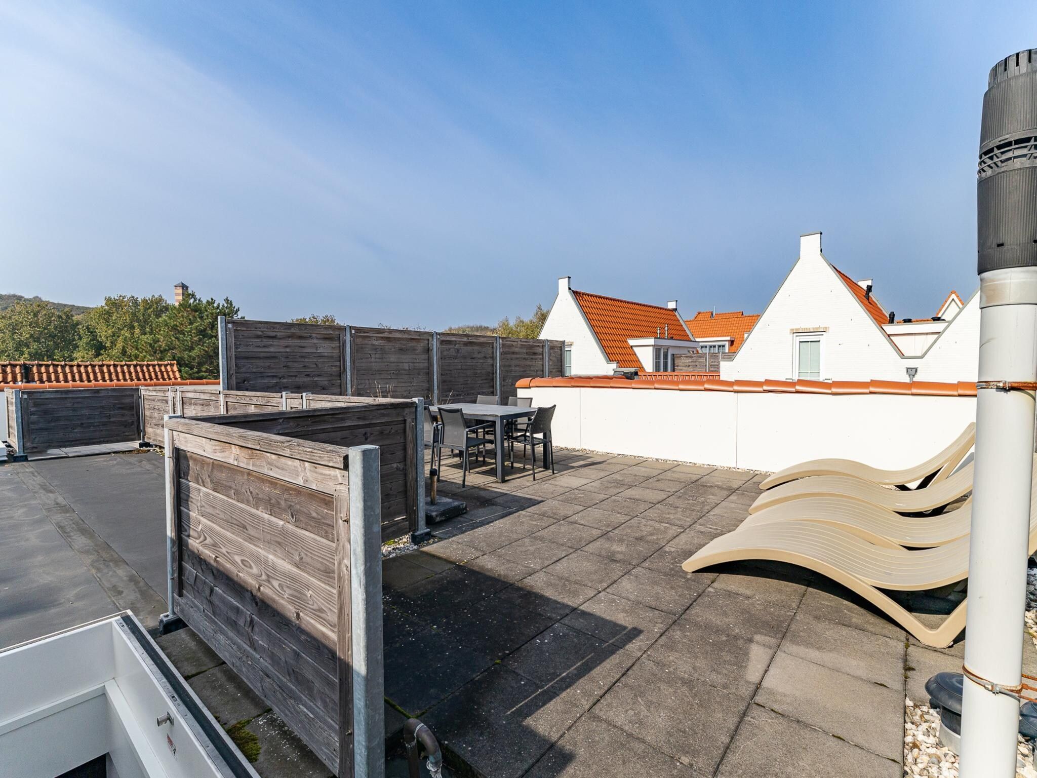 Het terras van Appartement Duinhof Dishoek 13M - 6 personen de luxe in Koudekerke