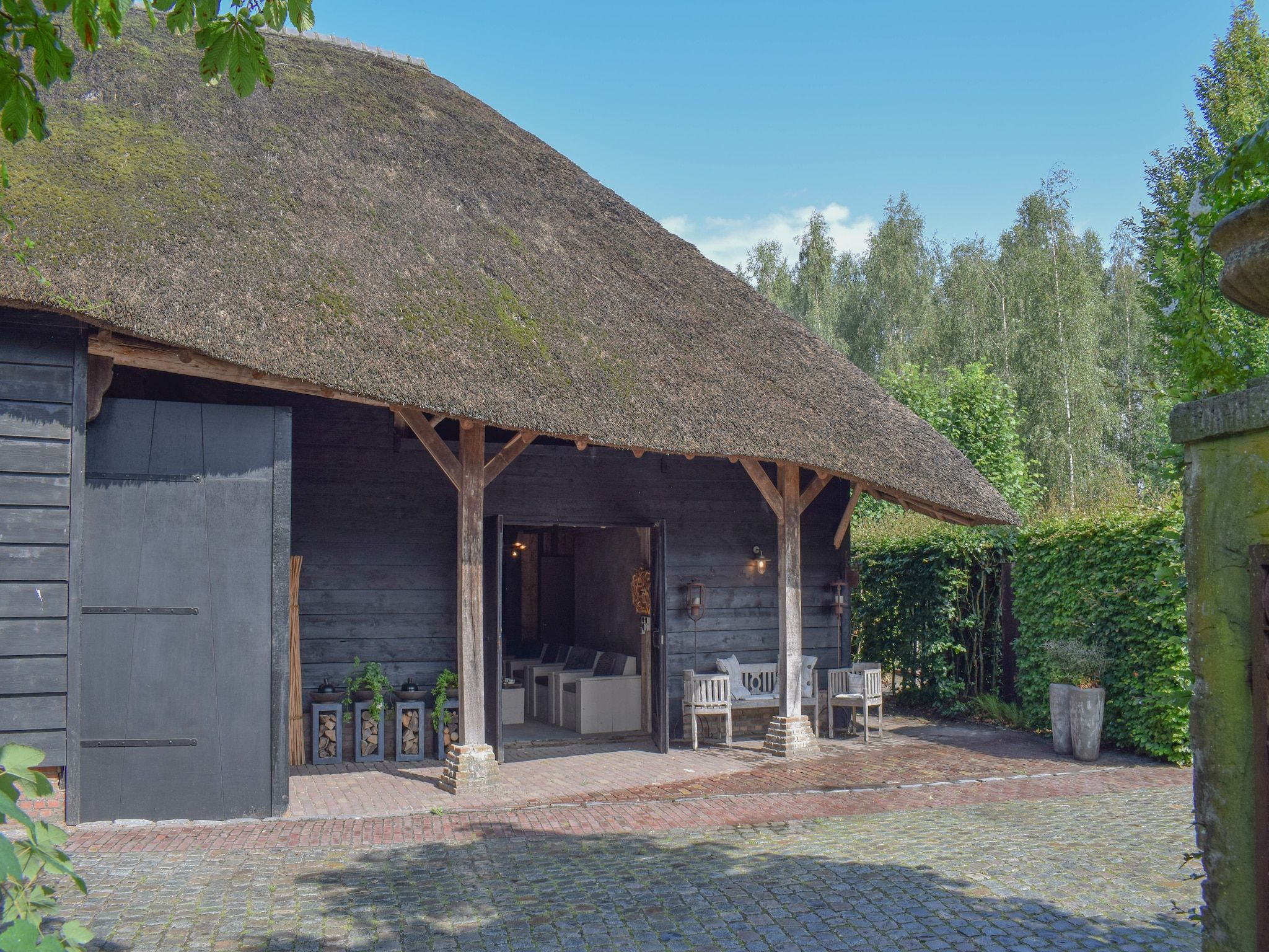 De buitenkant van La Maison Douce in Alphen