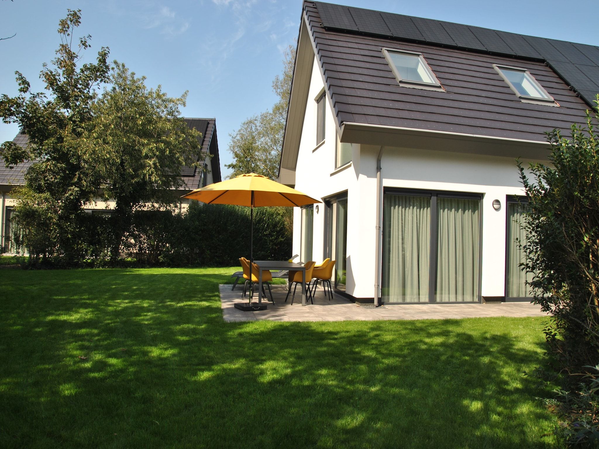 De tuin van De Koog nr 2 - 6 pers woning de luxe in De Koog Texel North Holland
