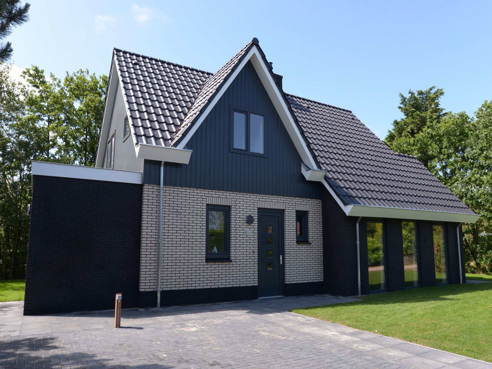 De buitenkant van De Koog  nr 5 - 6 pers woning de luxe in De Koog Texel