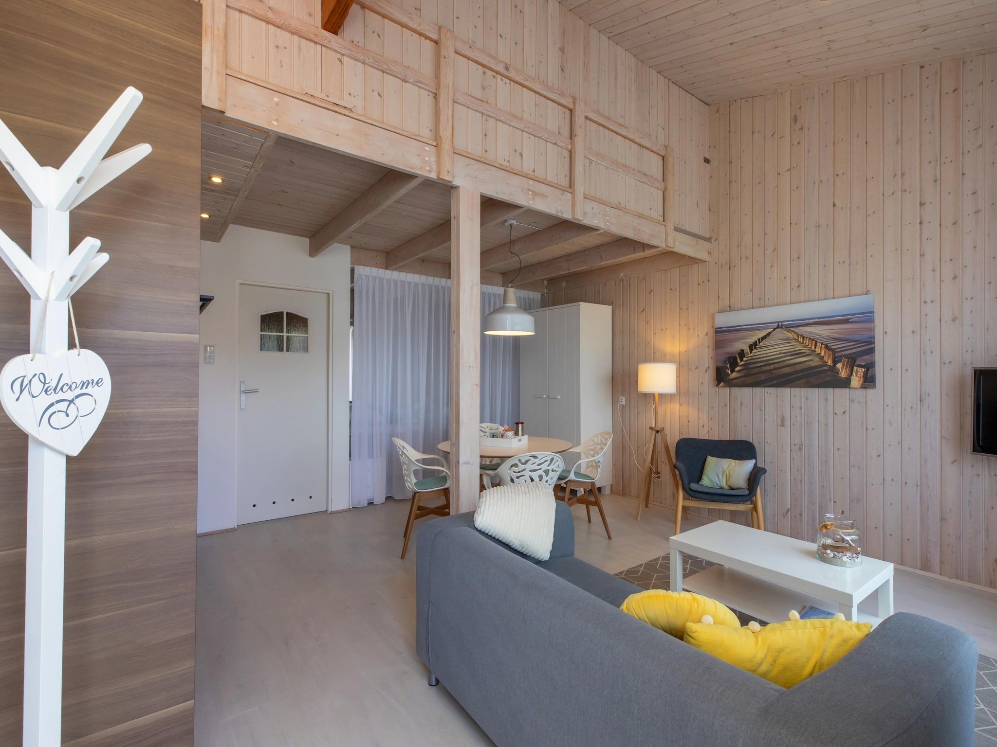 De woonkamer van Molenweg 27a in Zoutelande