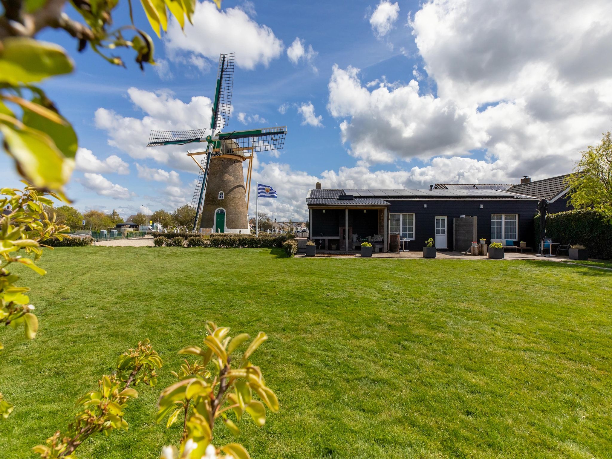 De tuin van Molenweg 27a in Zoutelande