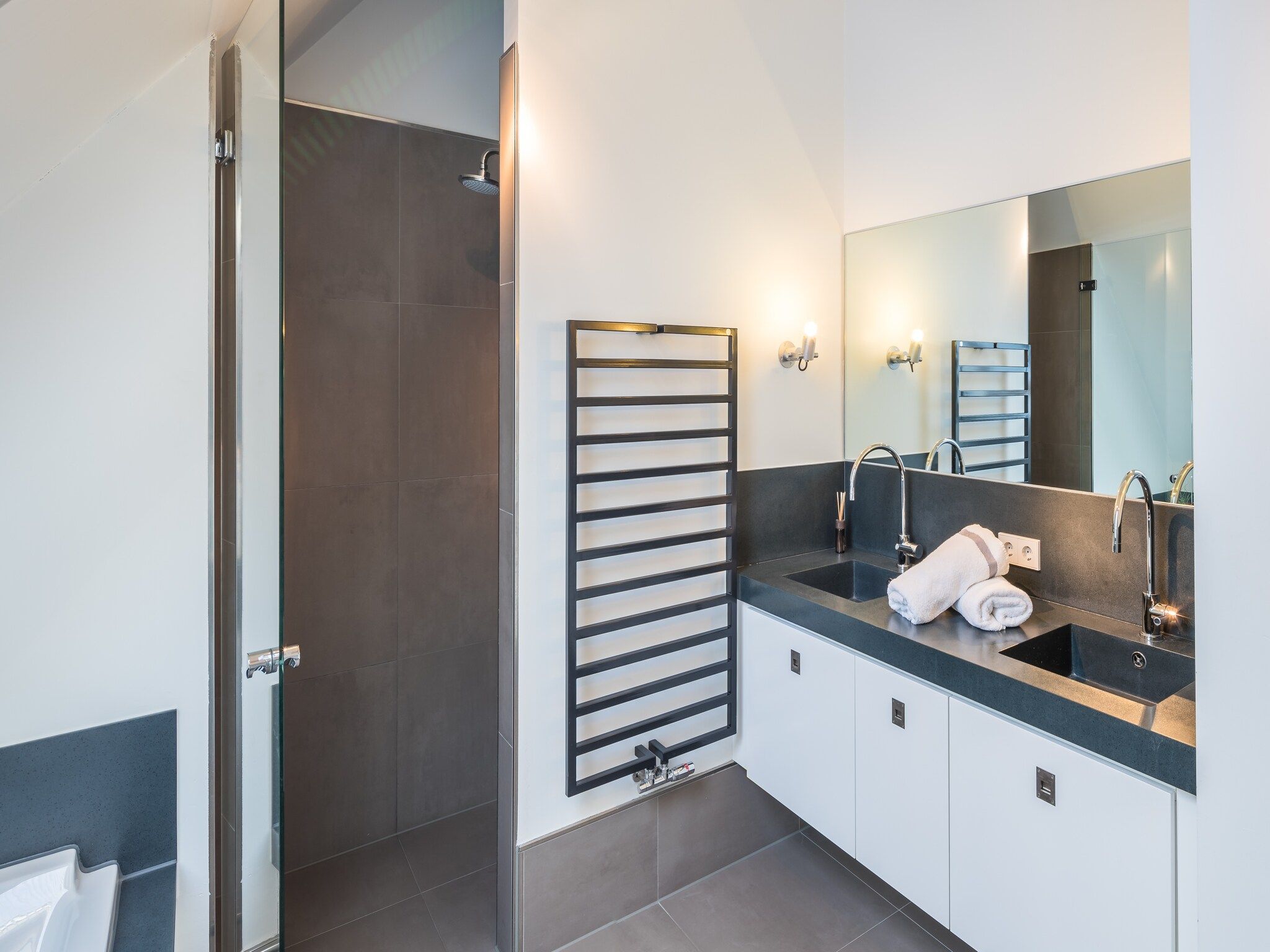 De badkamer van Resort Waterrijk Oesterdam 9 in Tholen