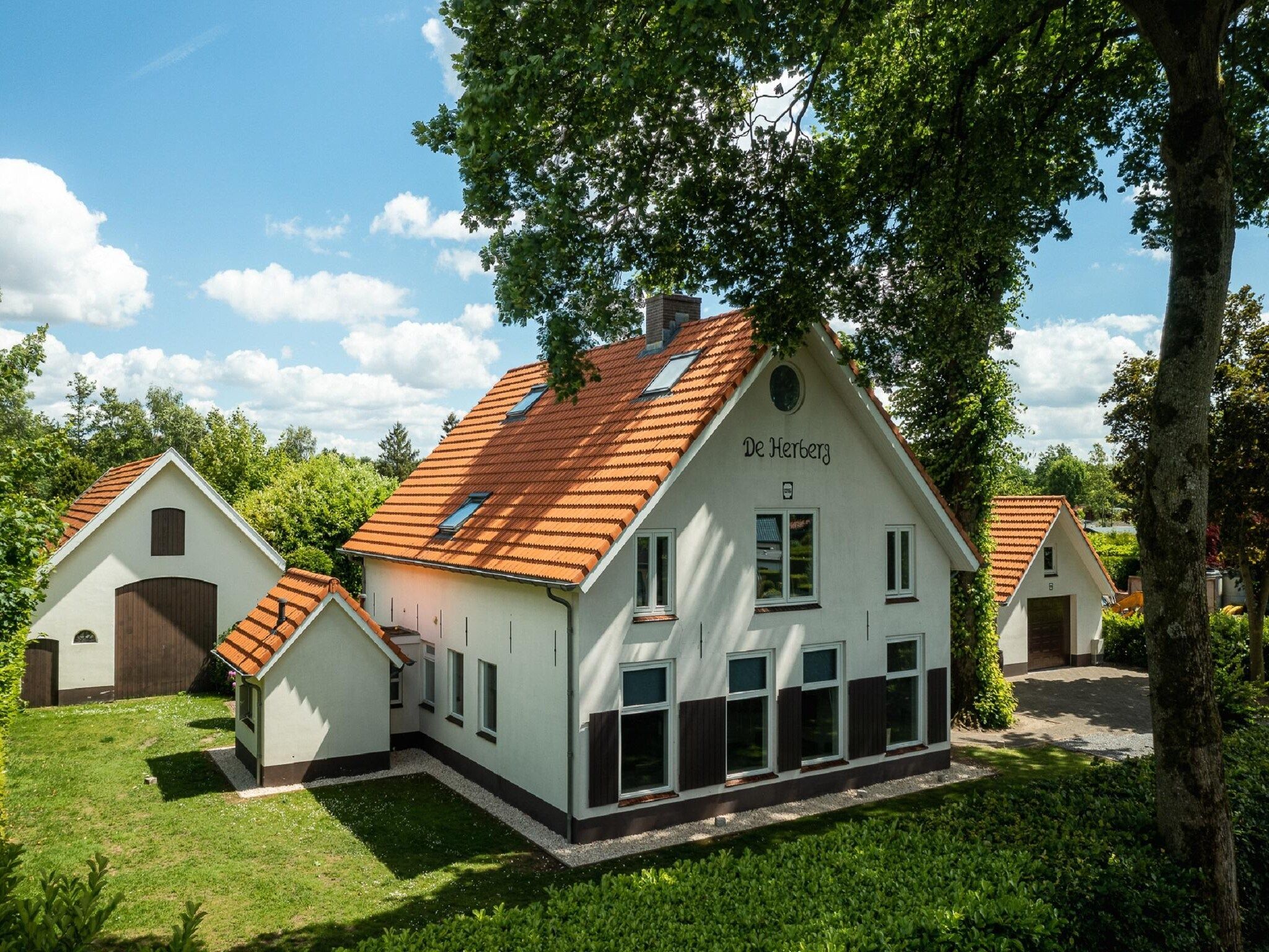 De buitenkant van Landgoed De IJsvogel 10 in Voorthuizen
