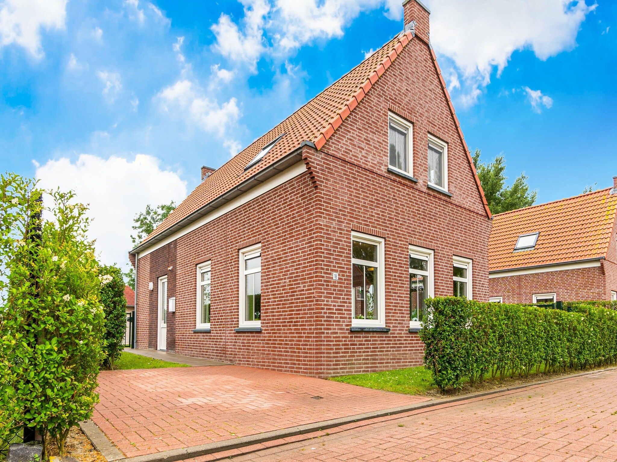 De buitenkant van Krokus 18 in Breskens