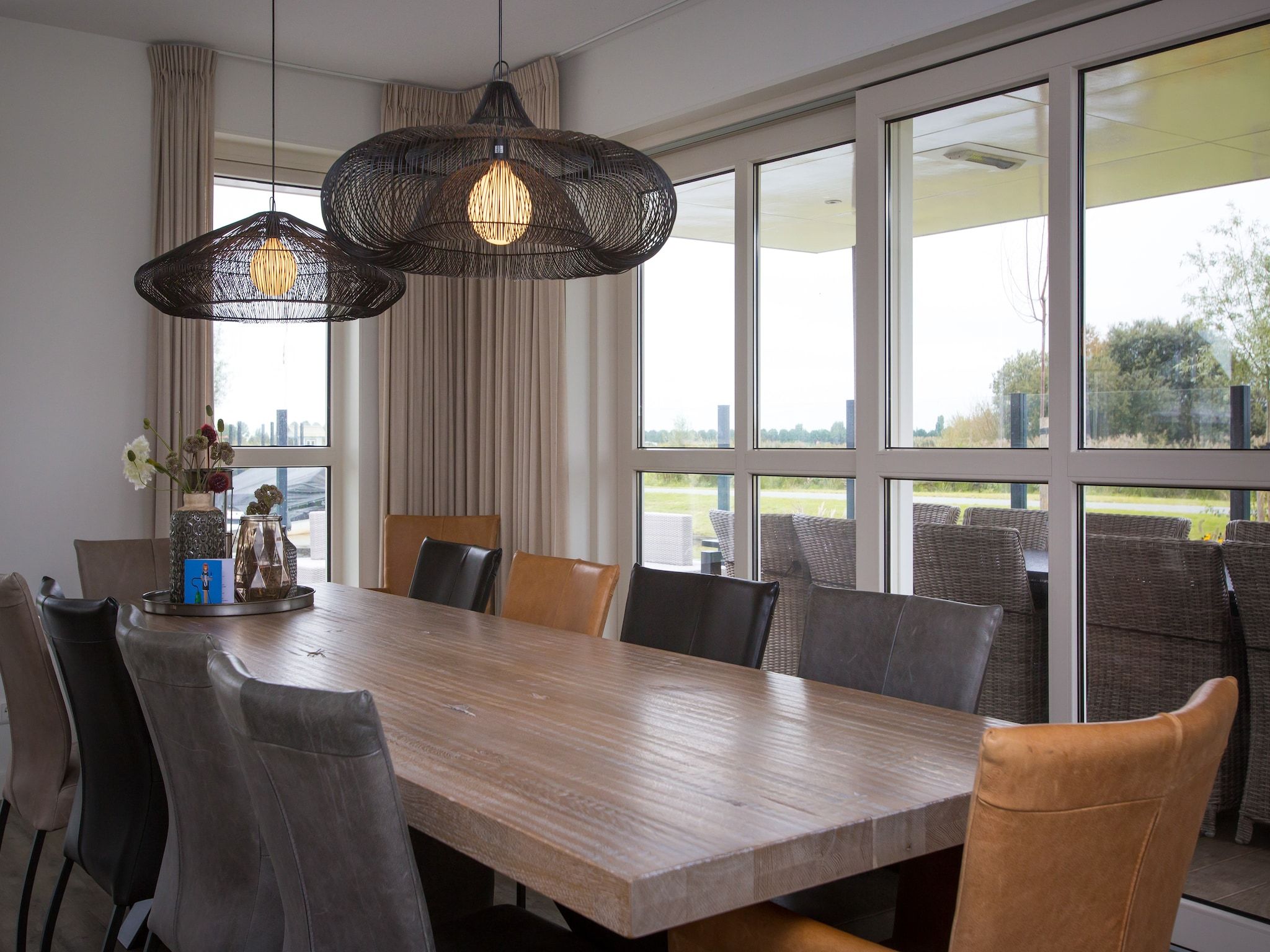 De woonkamer van Friese Meren Villa's 10 in Delfstrahuizen
