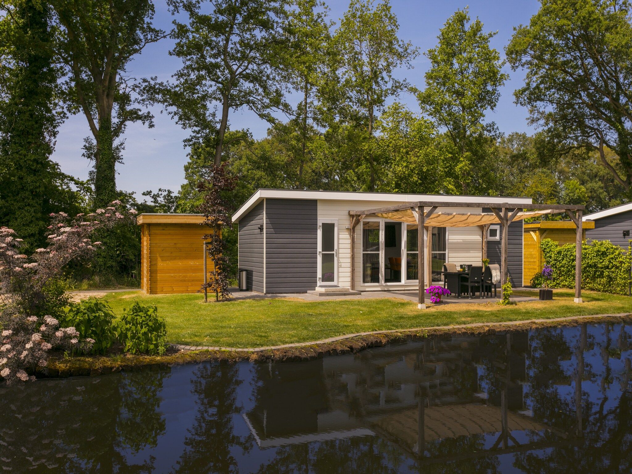 De buitenkant van Vakantiepark De Lochemse Berg 2 in Lochem