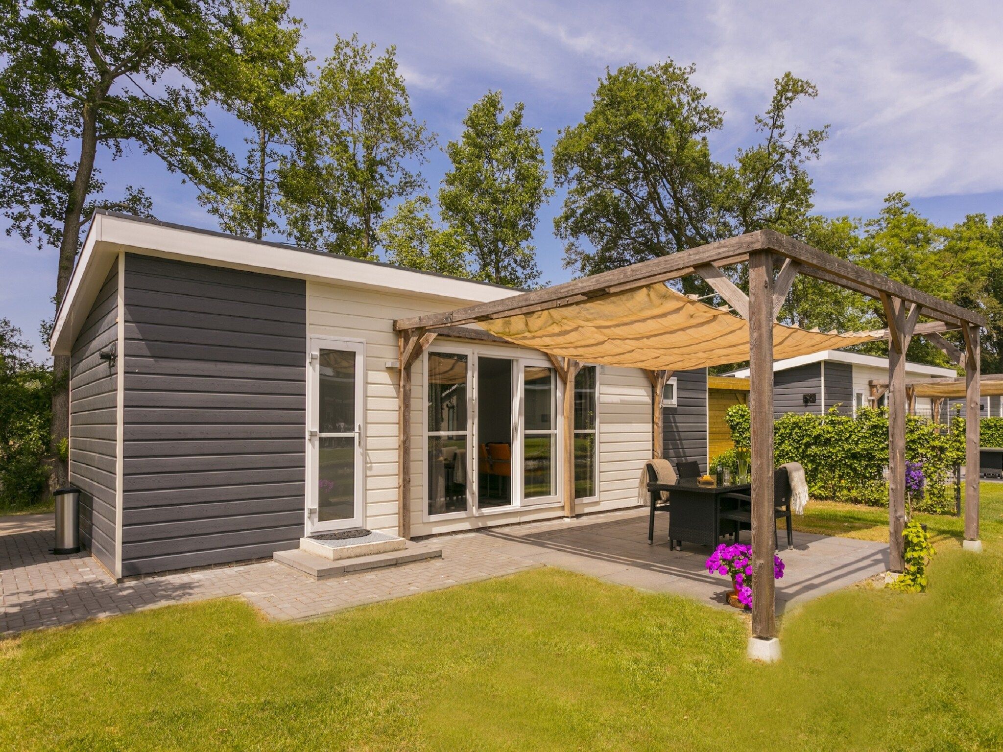 De buitenkant van Vakantiepark De Lochemse Berg 2 in Lochem