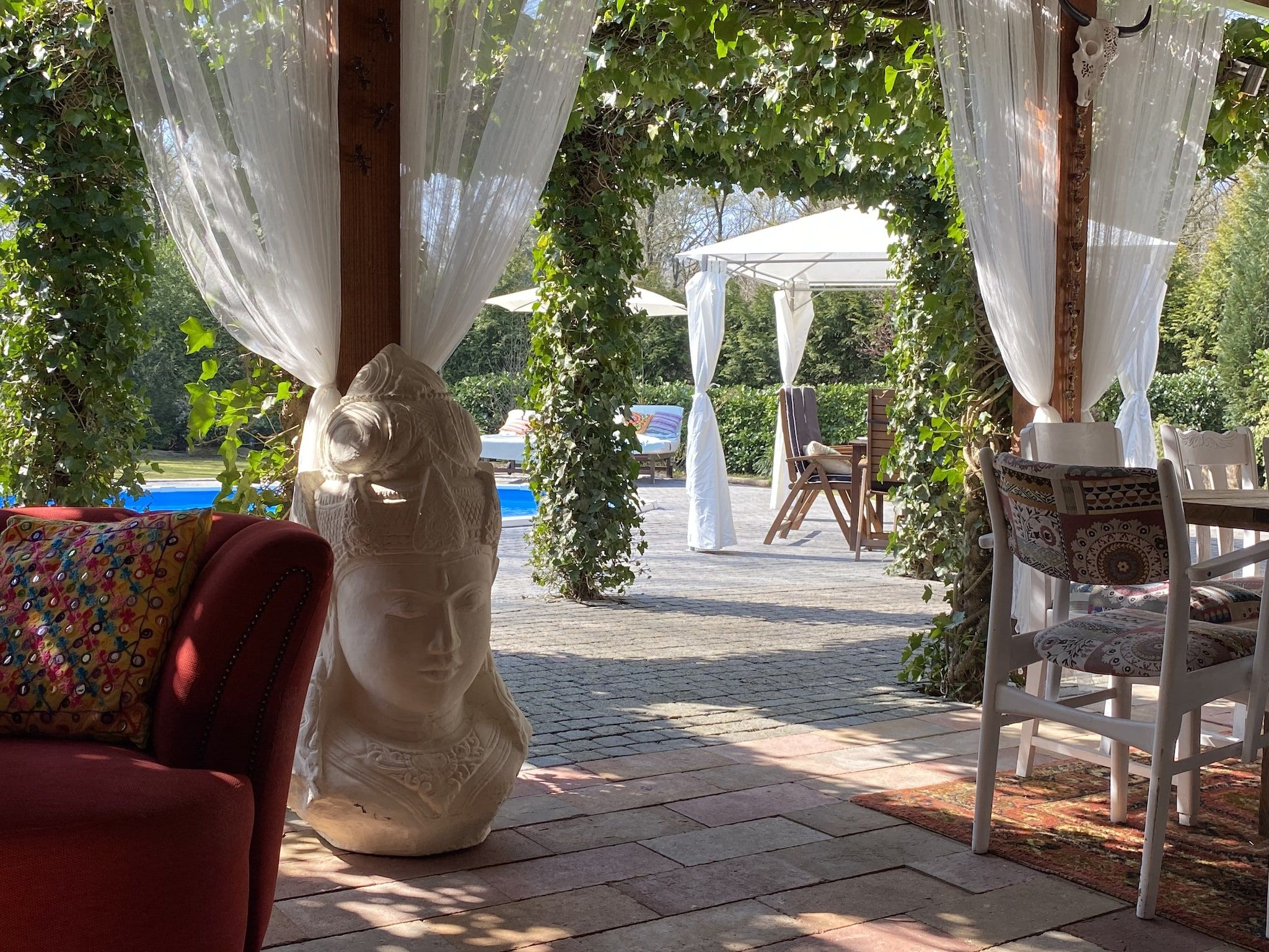 De tuin van Botterlodge in Wateren