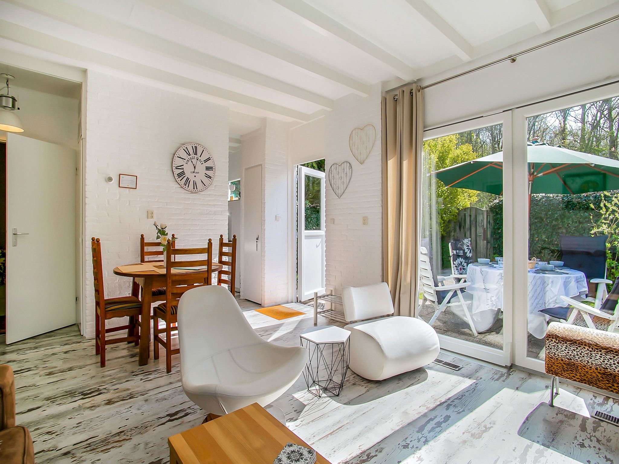 De woonkamer van Royal Palm in Noordwijkerhout