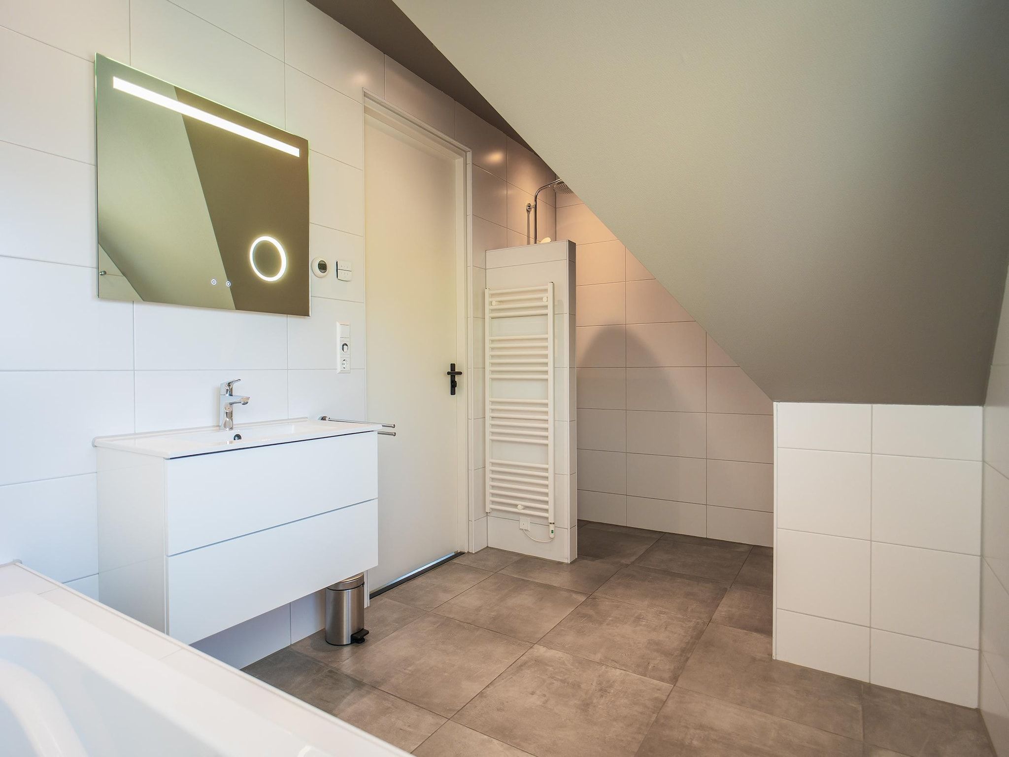De badkamer van So What 21 in De Koog Texel