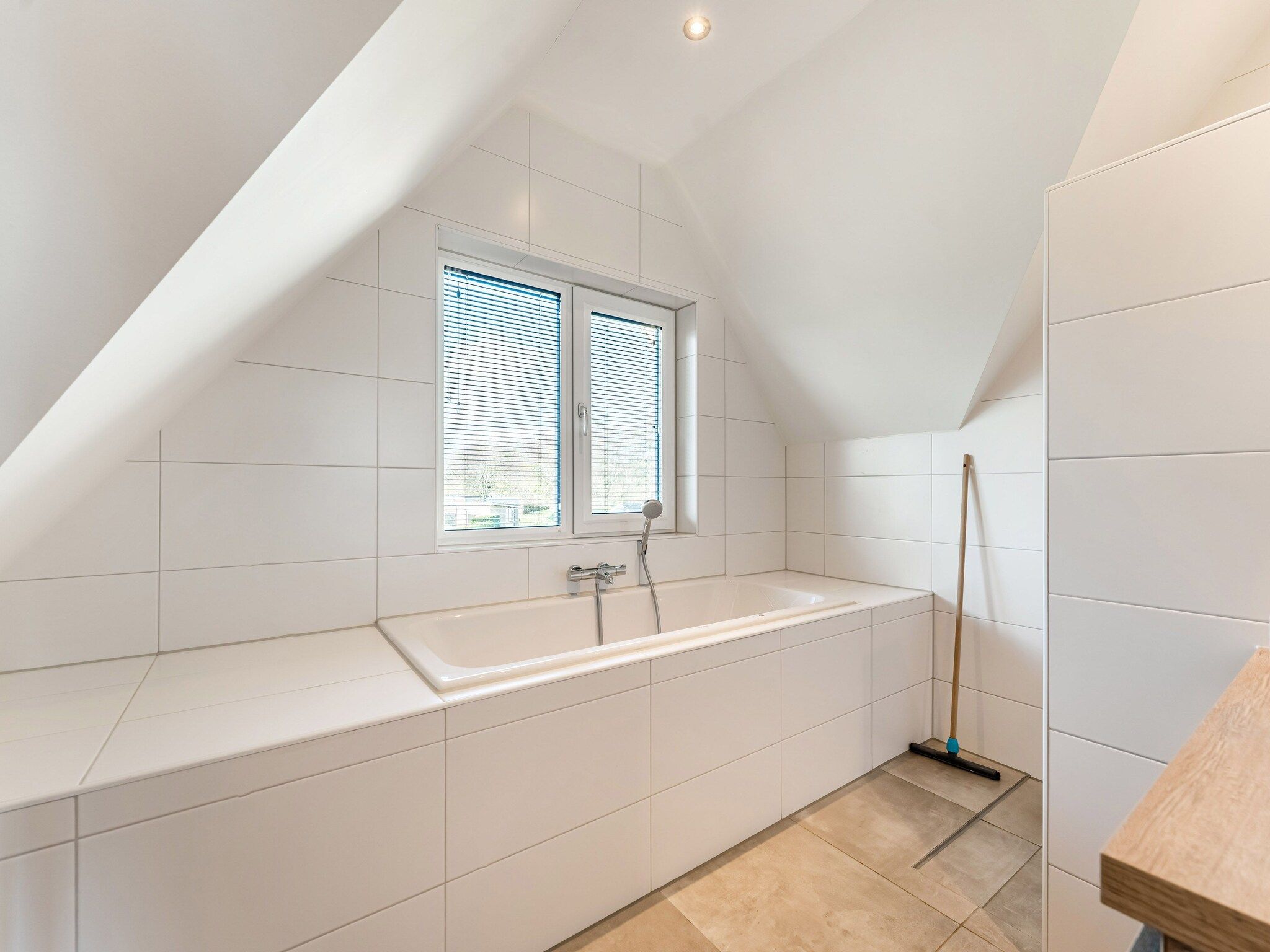 De badkamer van So What 35A in De Koog Texel