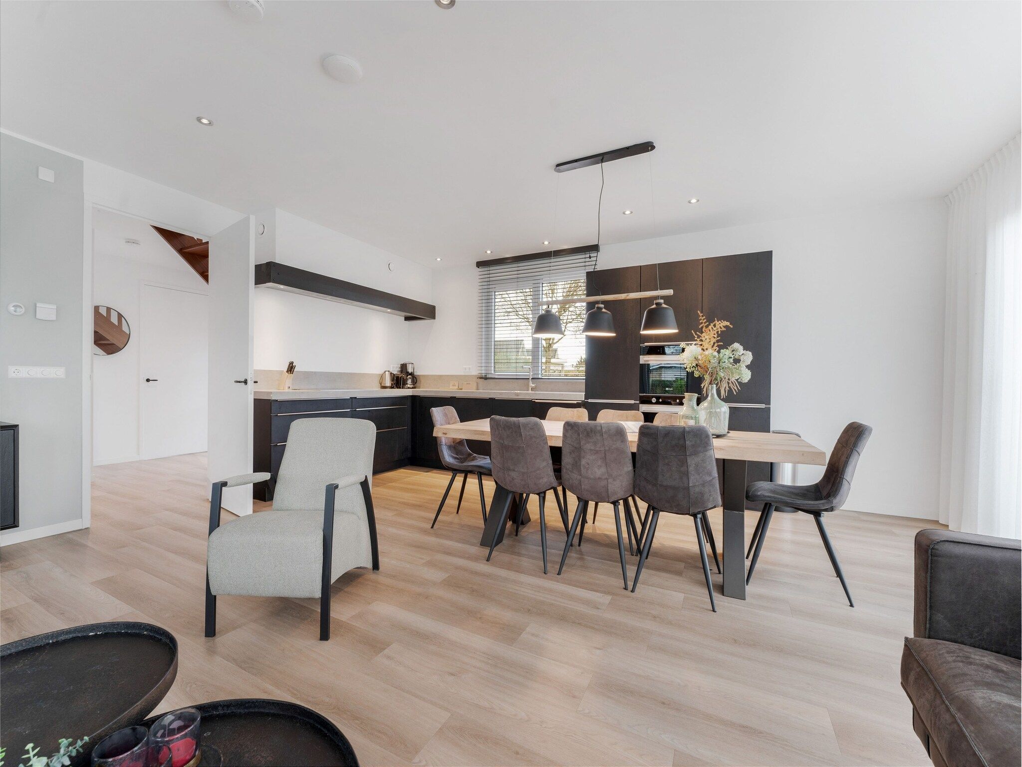 De woonkamer van So What 37A in De Koog Texel