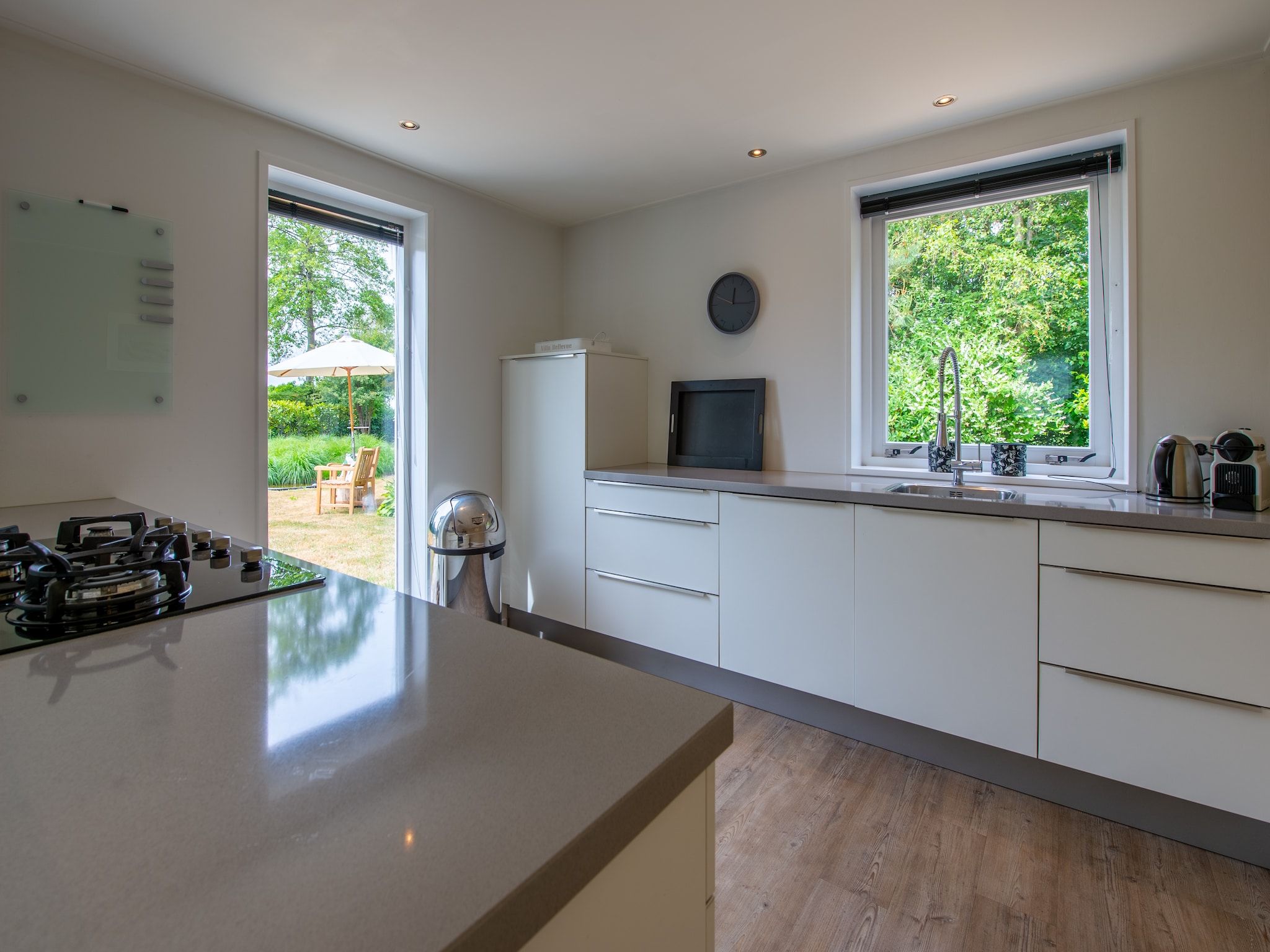De keuken van Dennenlaan 17 in Kamperland