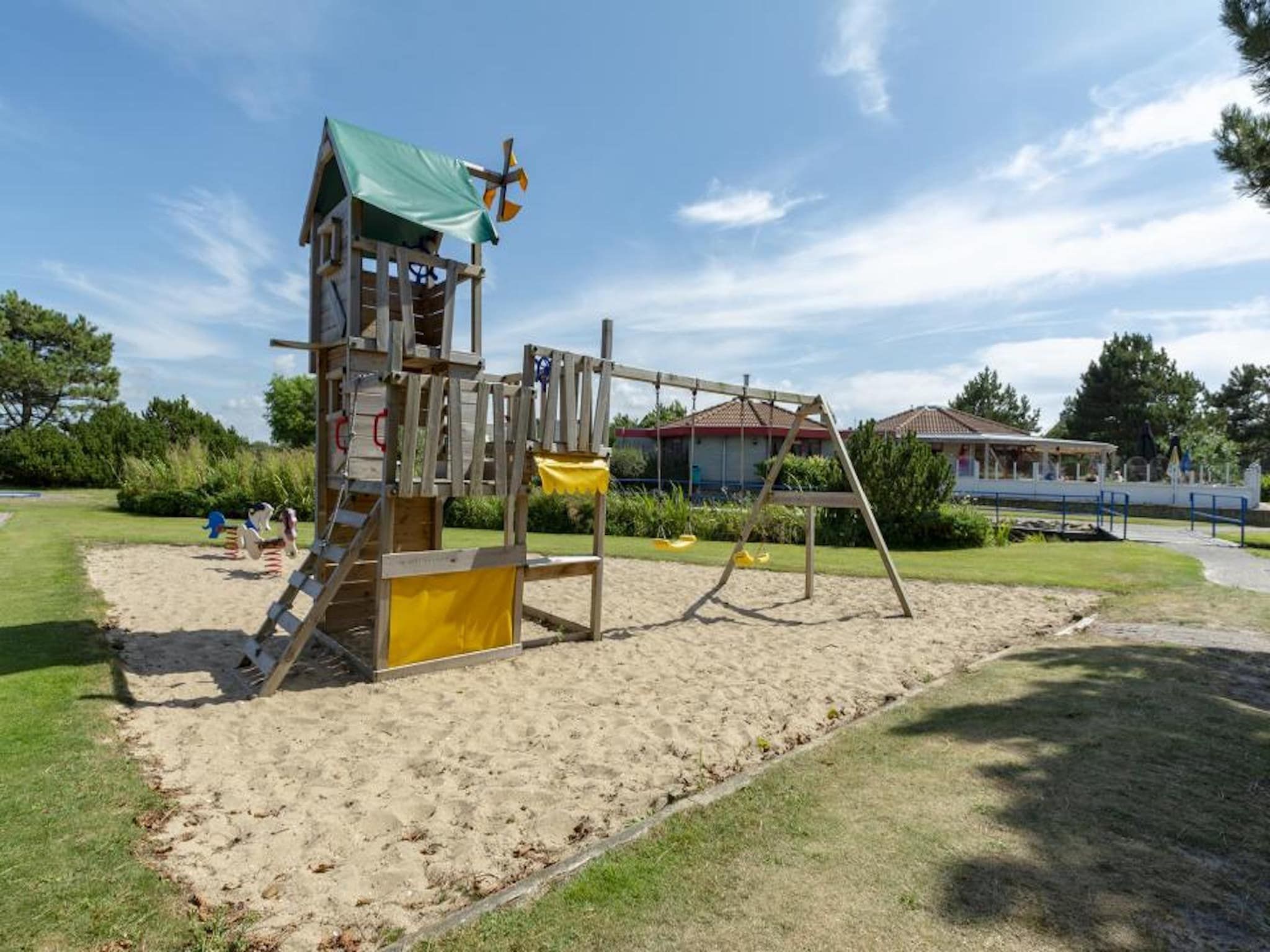 Parkfaciliteiten bij Strandslag 115 in Julianadorp aan Zee