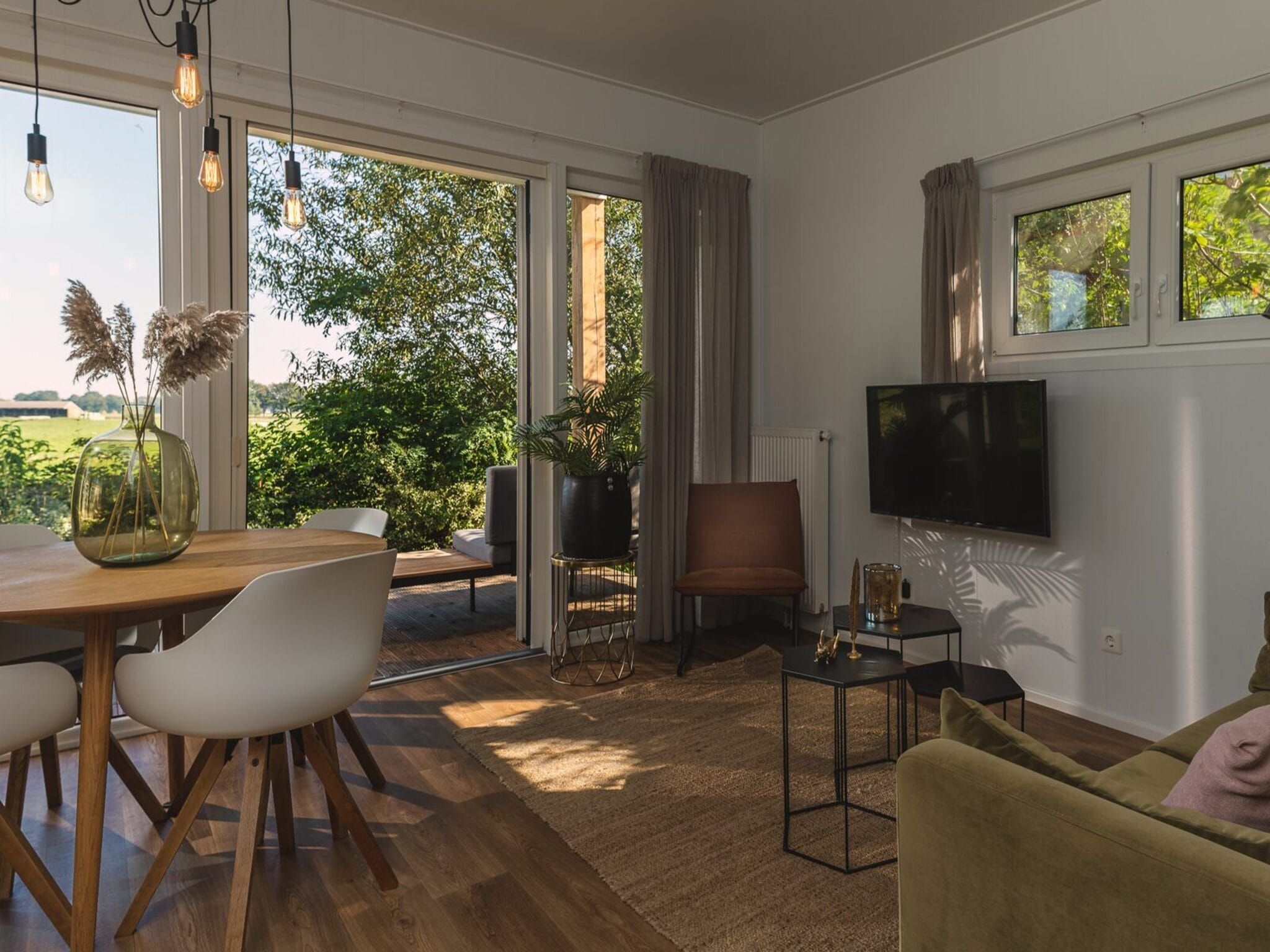 De woonkamer van Vakantiepark Mölke 25 in Zuna