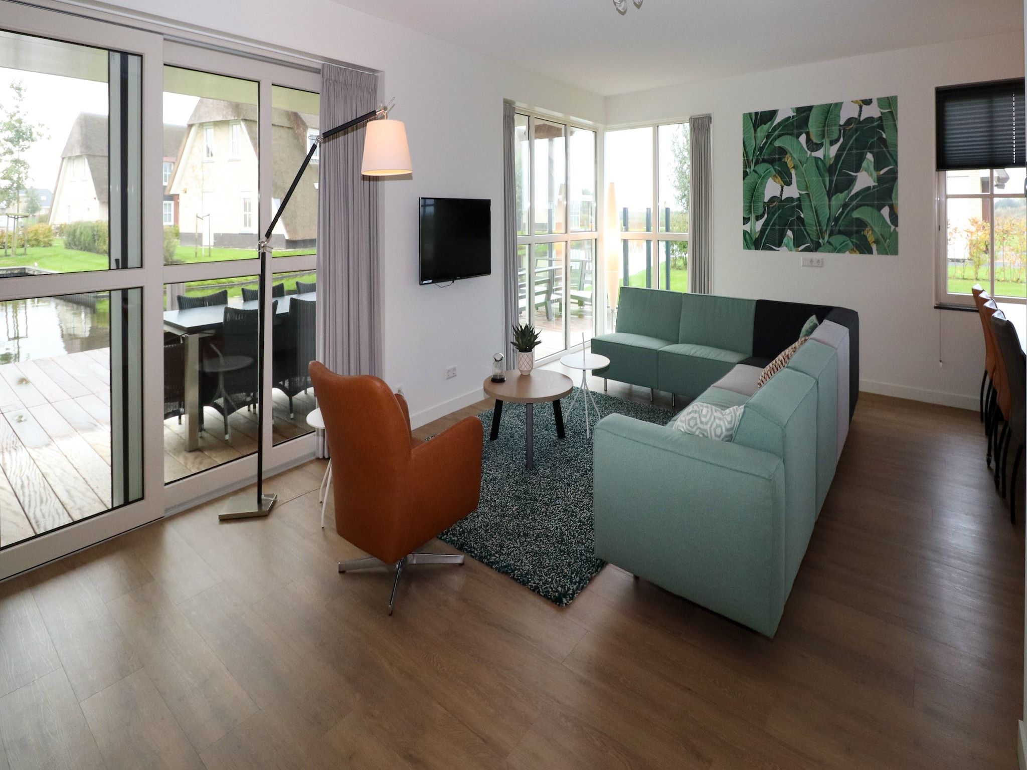 De woonkamer van Friese Meren Villa's 13 in Delfstrahuizen