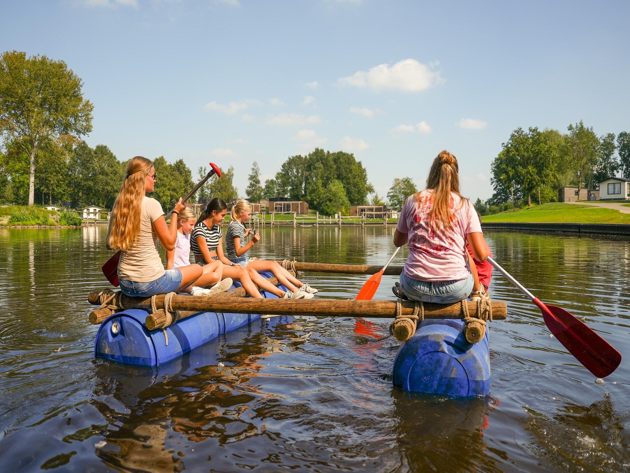 Parkfaciliteiten bij Hunzepark 13 in Gasselternijveen