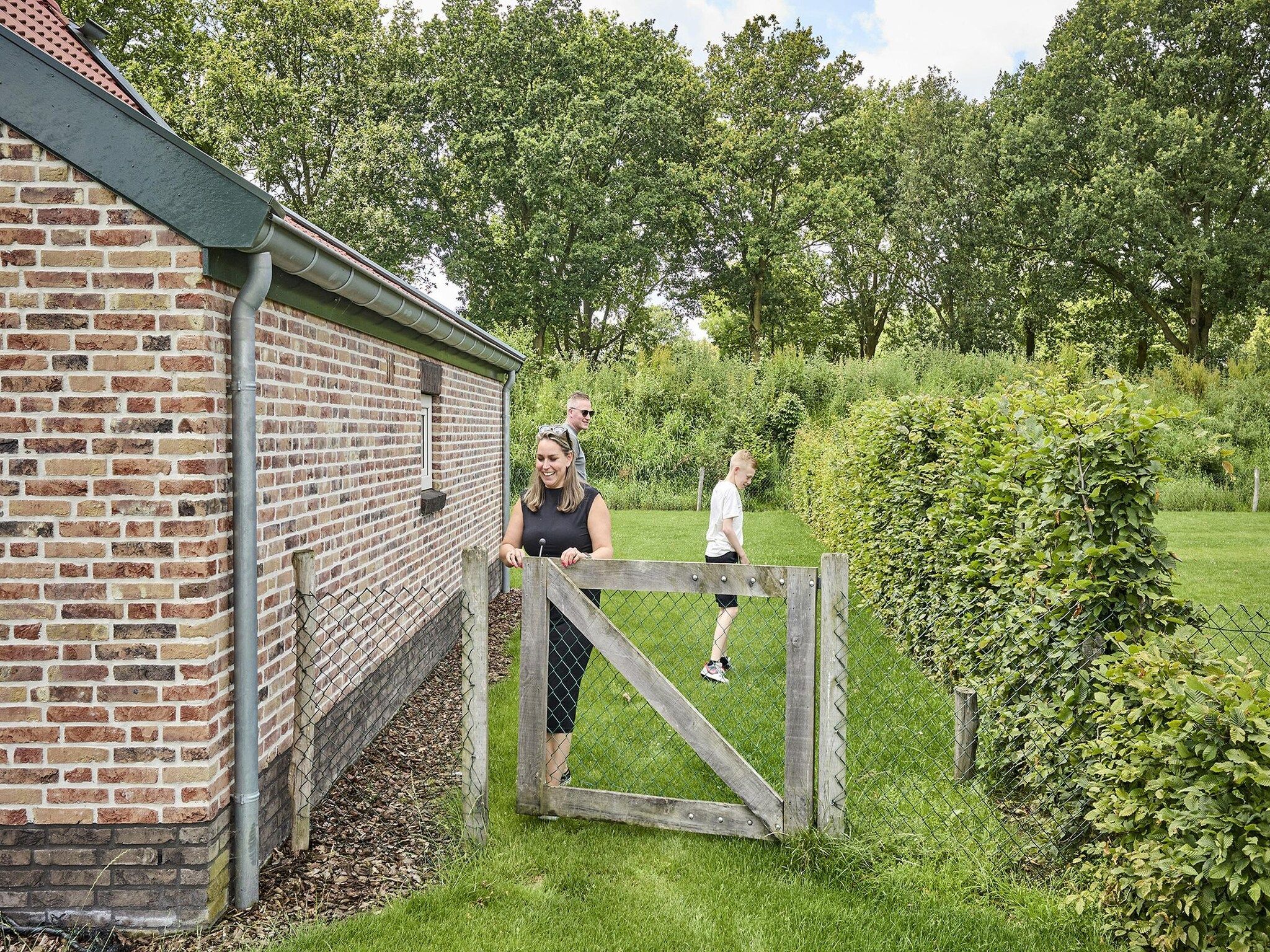 De tuin van Buitenhof De Leistert 30 in Roggel