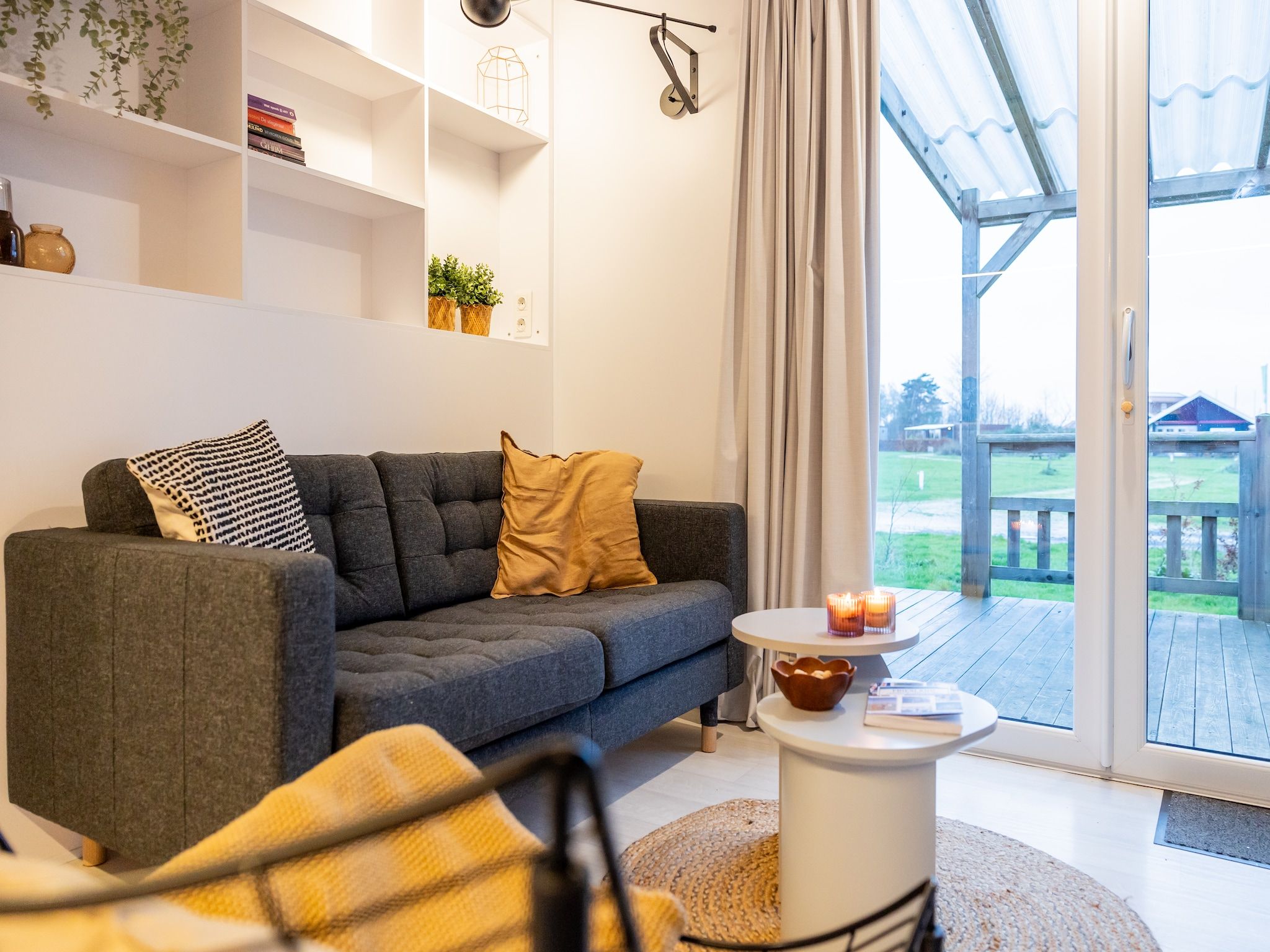 De woonkamer van Chalet Imke in De Veenhoop
