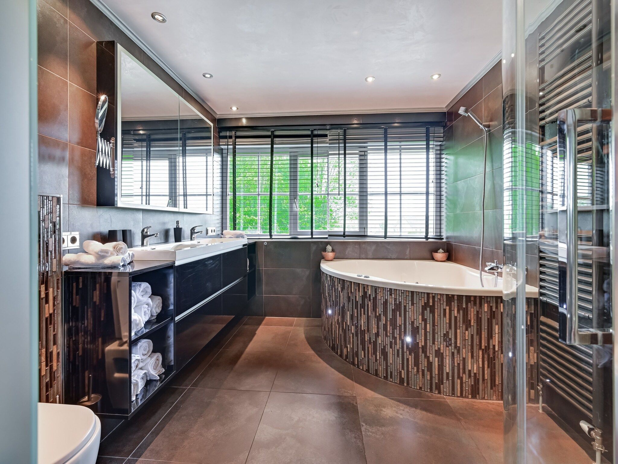 De badkamer van Villa Didam in Didam